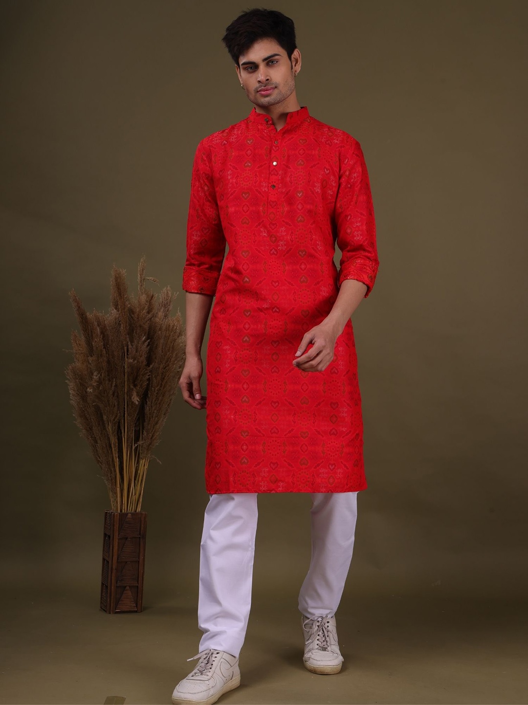 

SHIWAM ETHNIX Ethnic Motifs Printed Regular Kurta with Pyjamas, Red