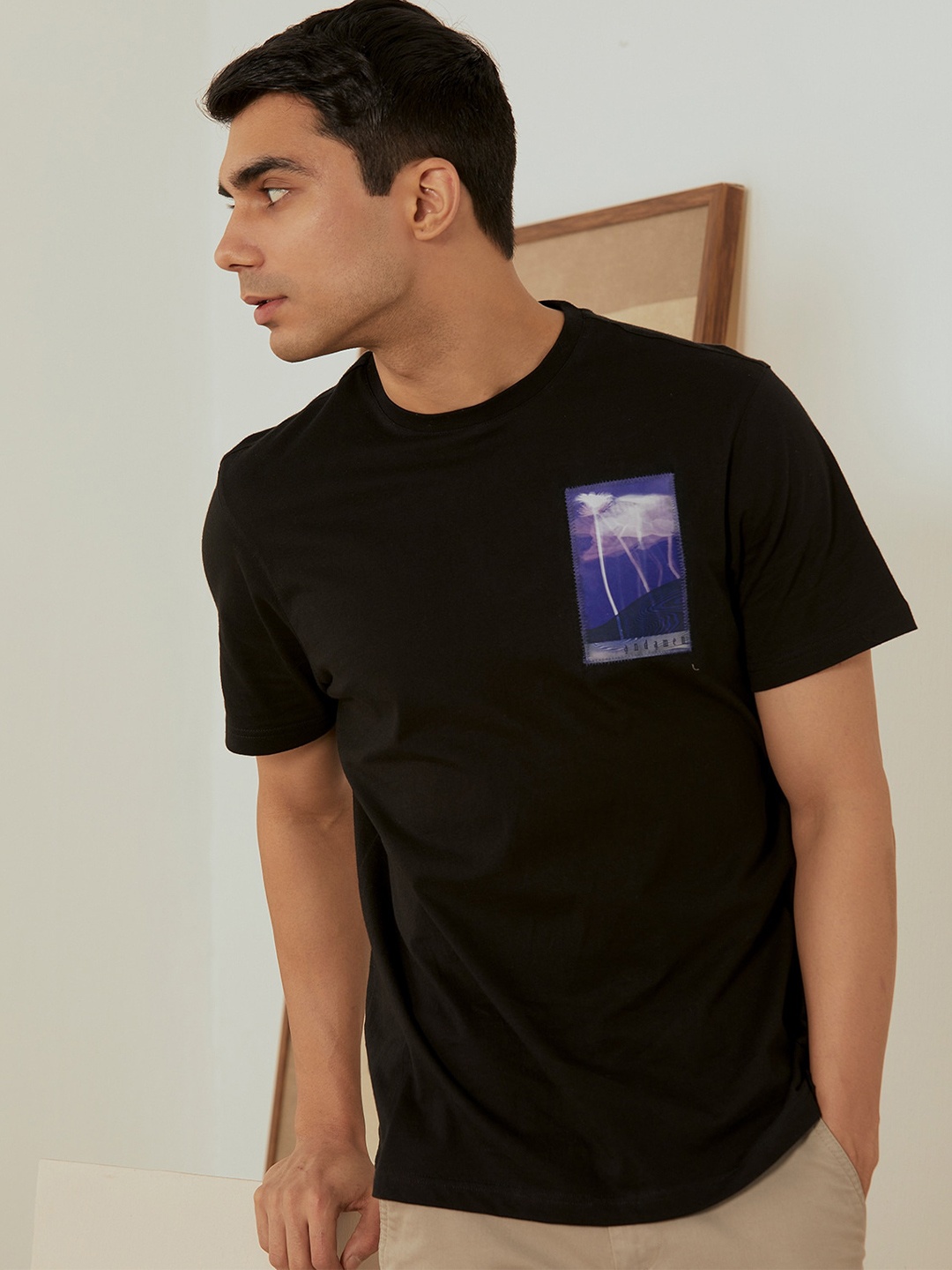 

Andamen Men Graphic Placement Print Round Neck T-shirt, Black
