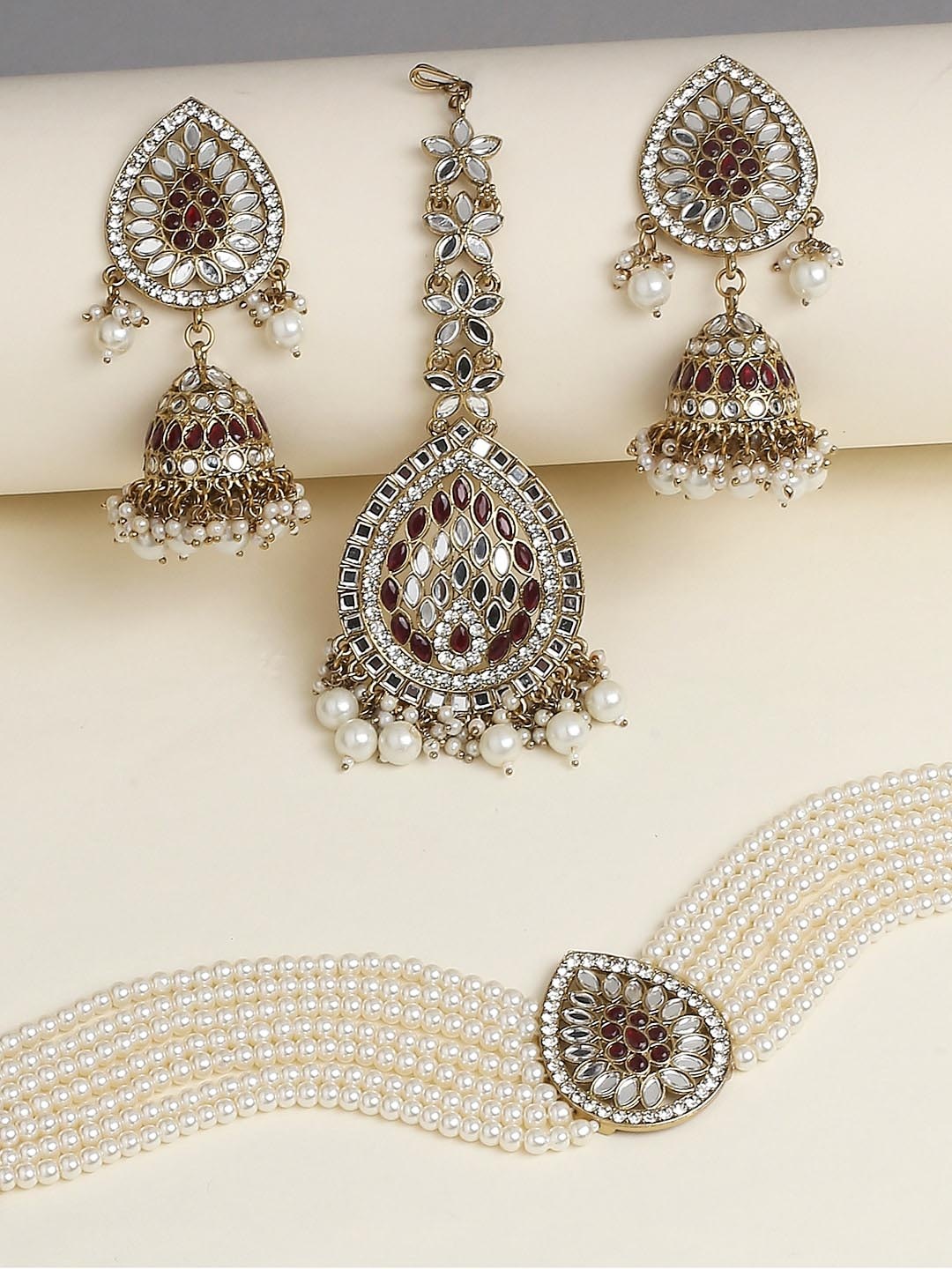 

OOMPH Kundan-Studded & Beaded Choker Necklace And Earrings With Maang Tika, Gold