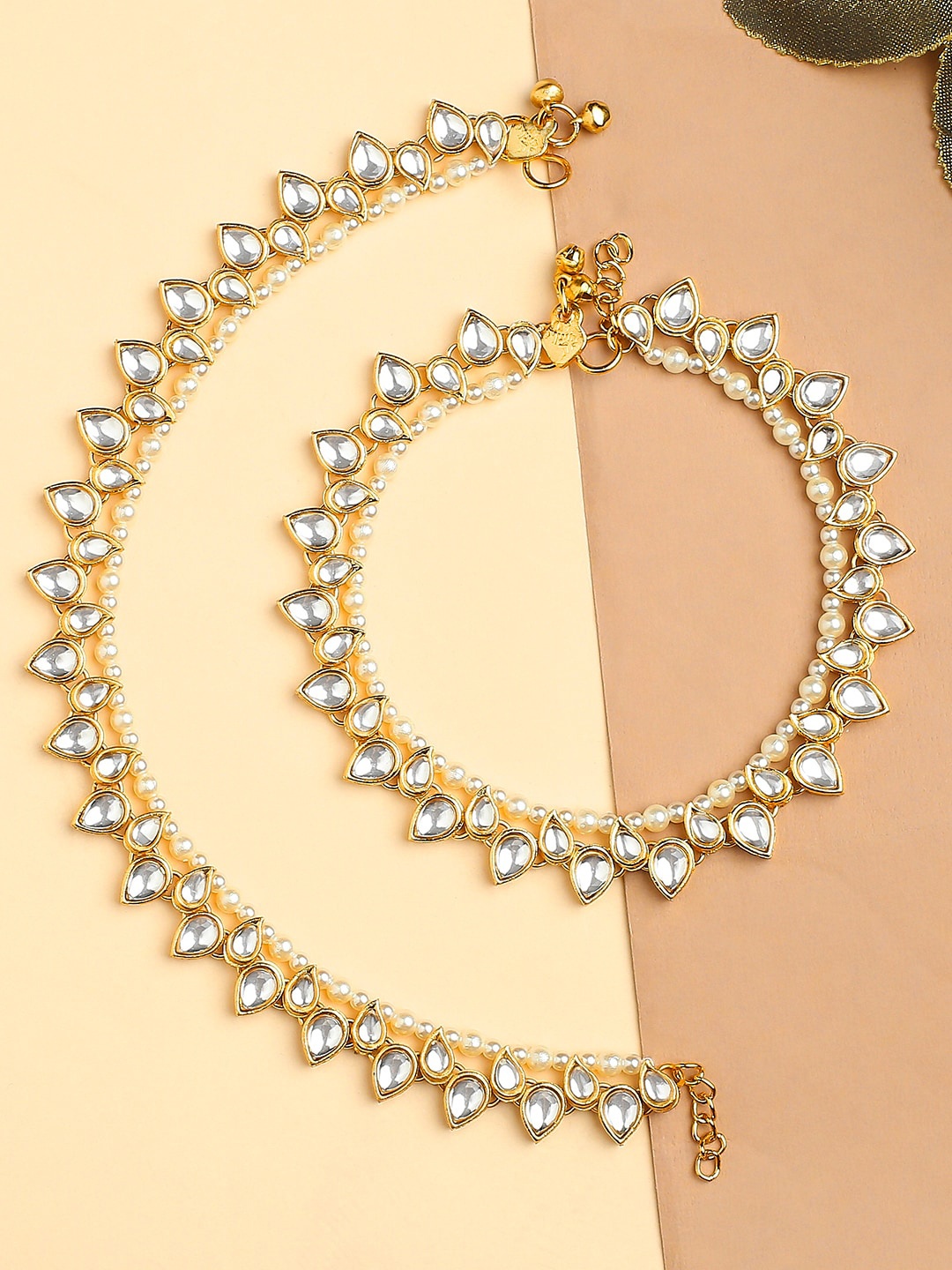 

OOMPH Gold-Plated Kundan Stone-Studded Anklets