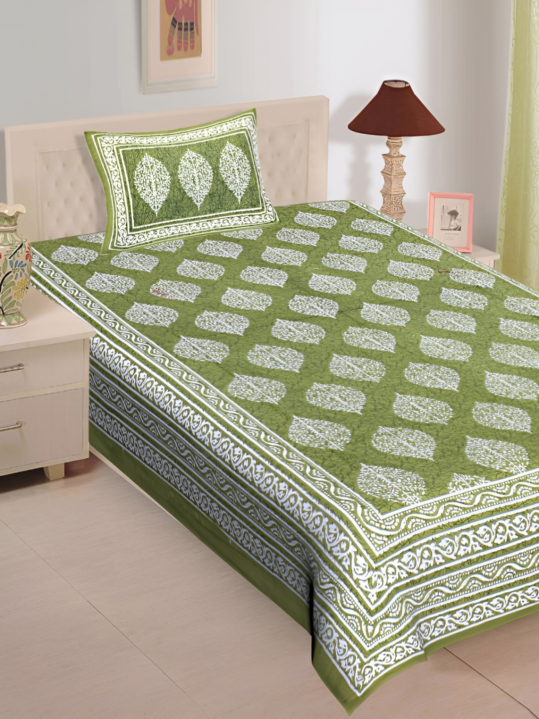 

UNIBLISS Green & White Printed Cotton 144 TC Single Bedsheet With 1 Pillow Cover
