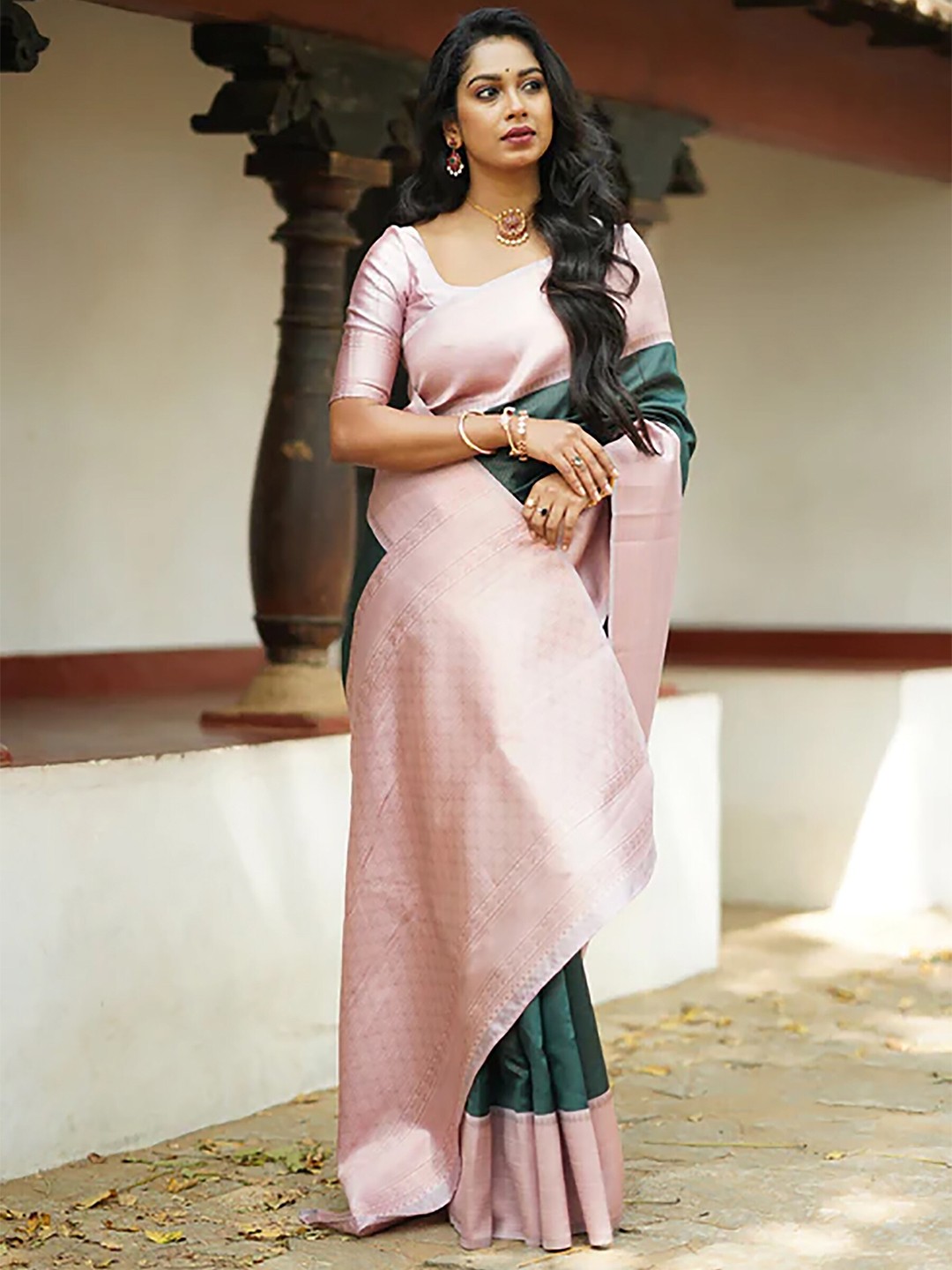 

BerMondsey Woven Design Zari Banarasi Saree, Green