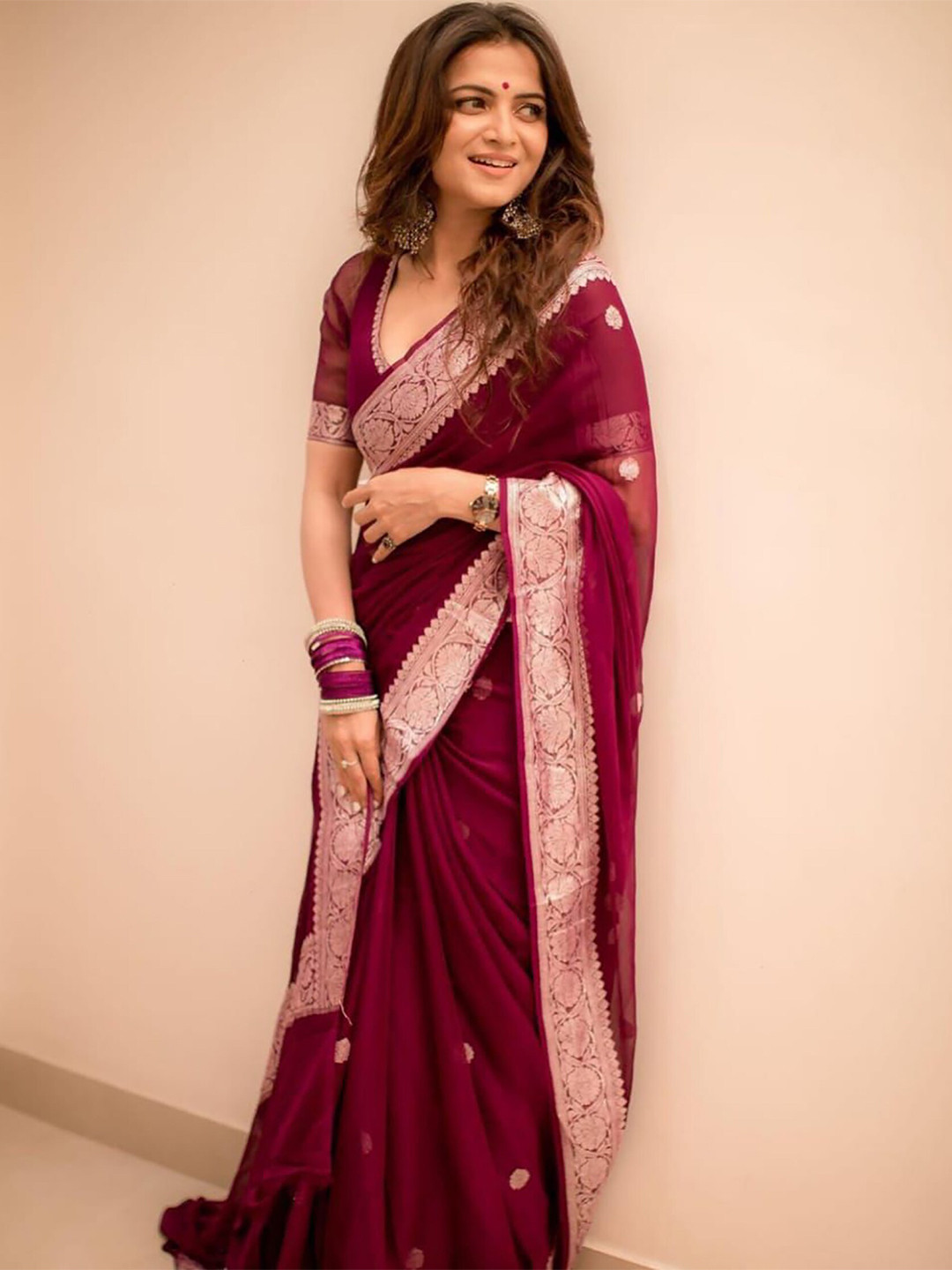 

BerMondsey Woven Design Zari Banarasi Saree, Maroon