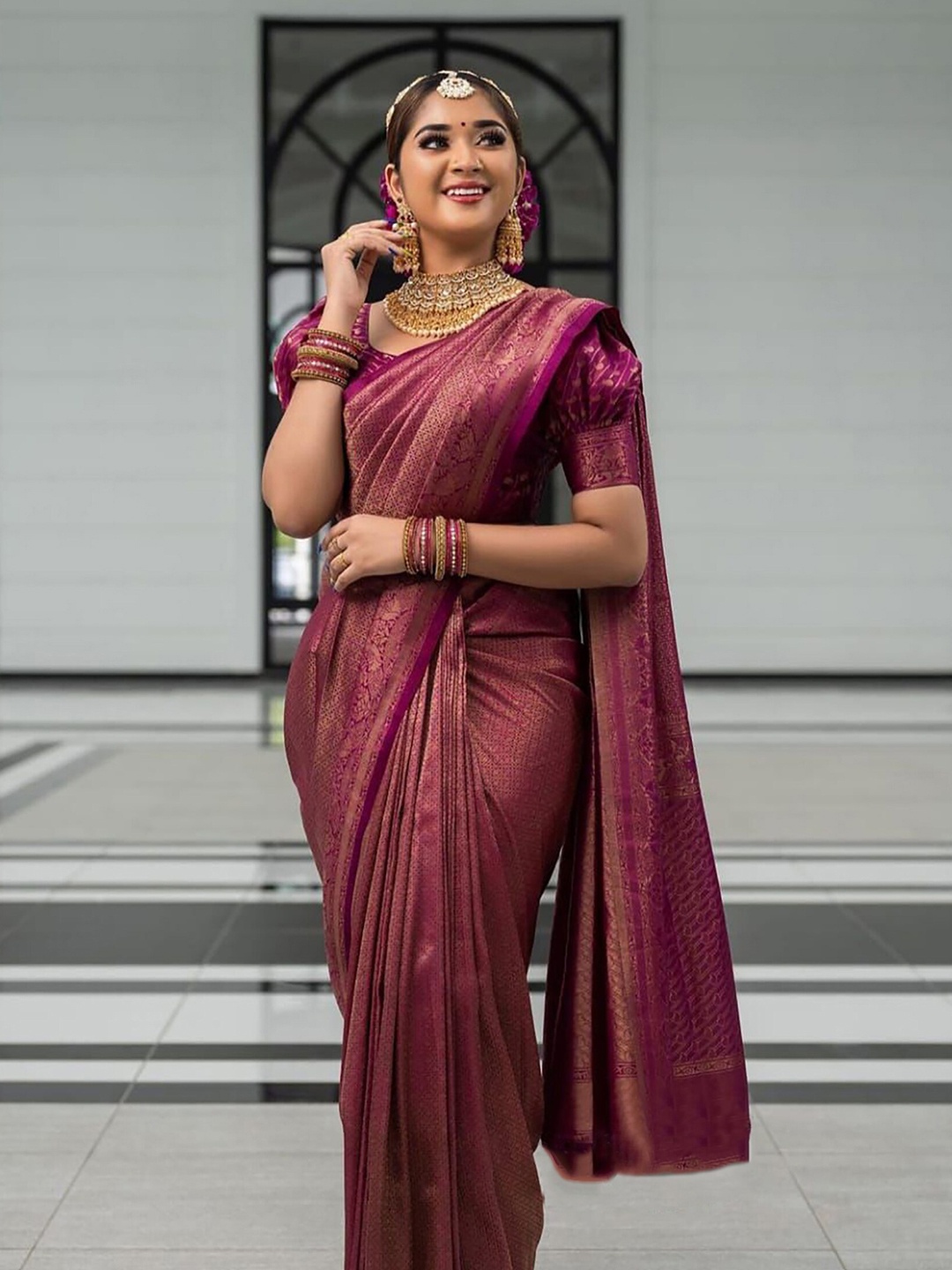 

BerMondsey Ethnic Motifs Woven Design Zari Banarasi Saree, Purple