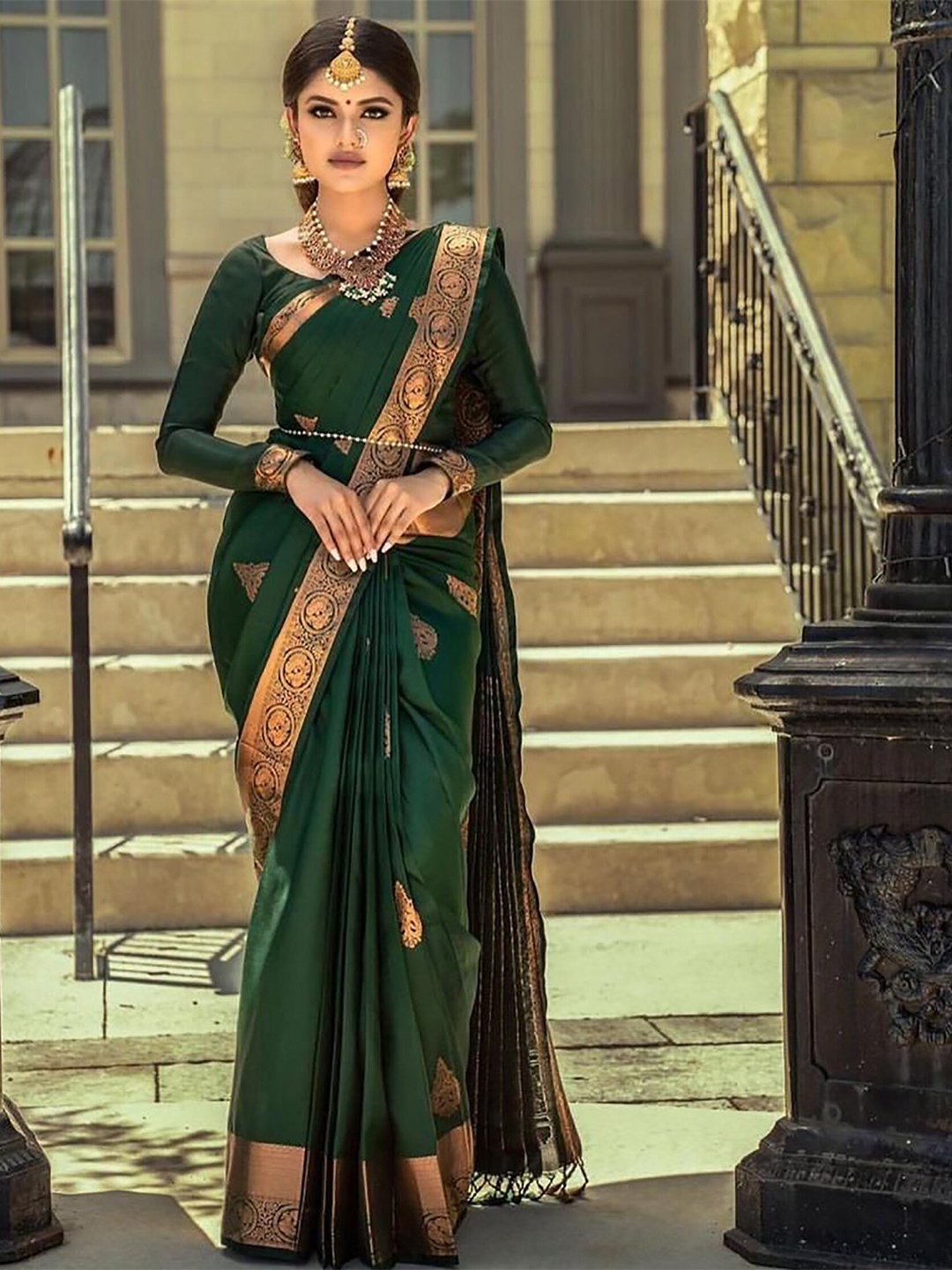 

BerMondsey Ethnic Motifs Woven Design Zari Banarasi Saree, Green