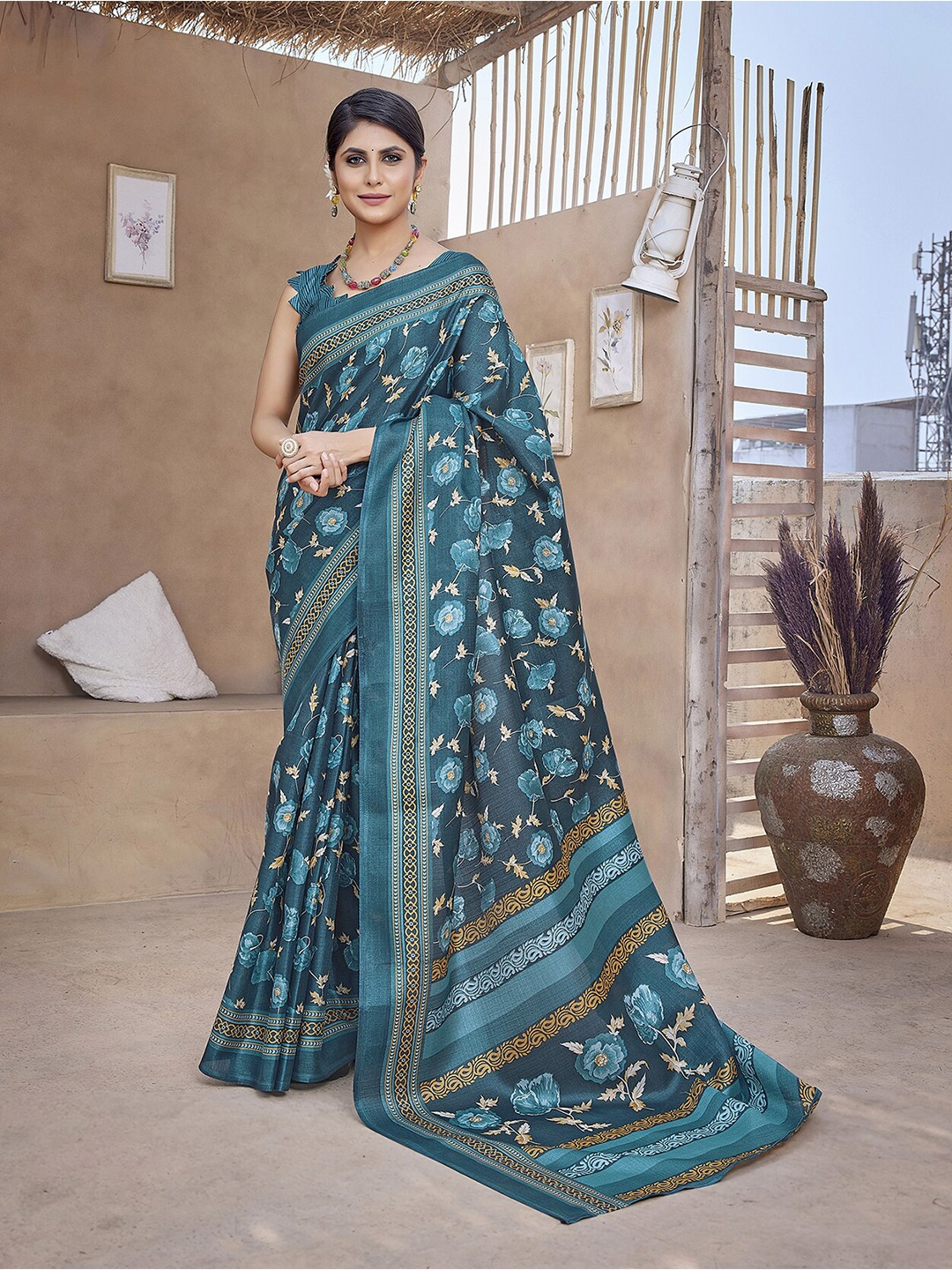 

MAGMINA Floral Printed Banarasi Saree, Turquoise blue