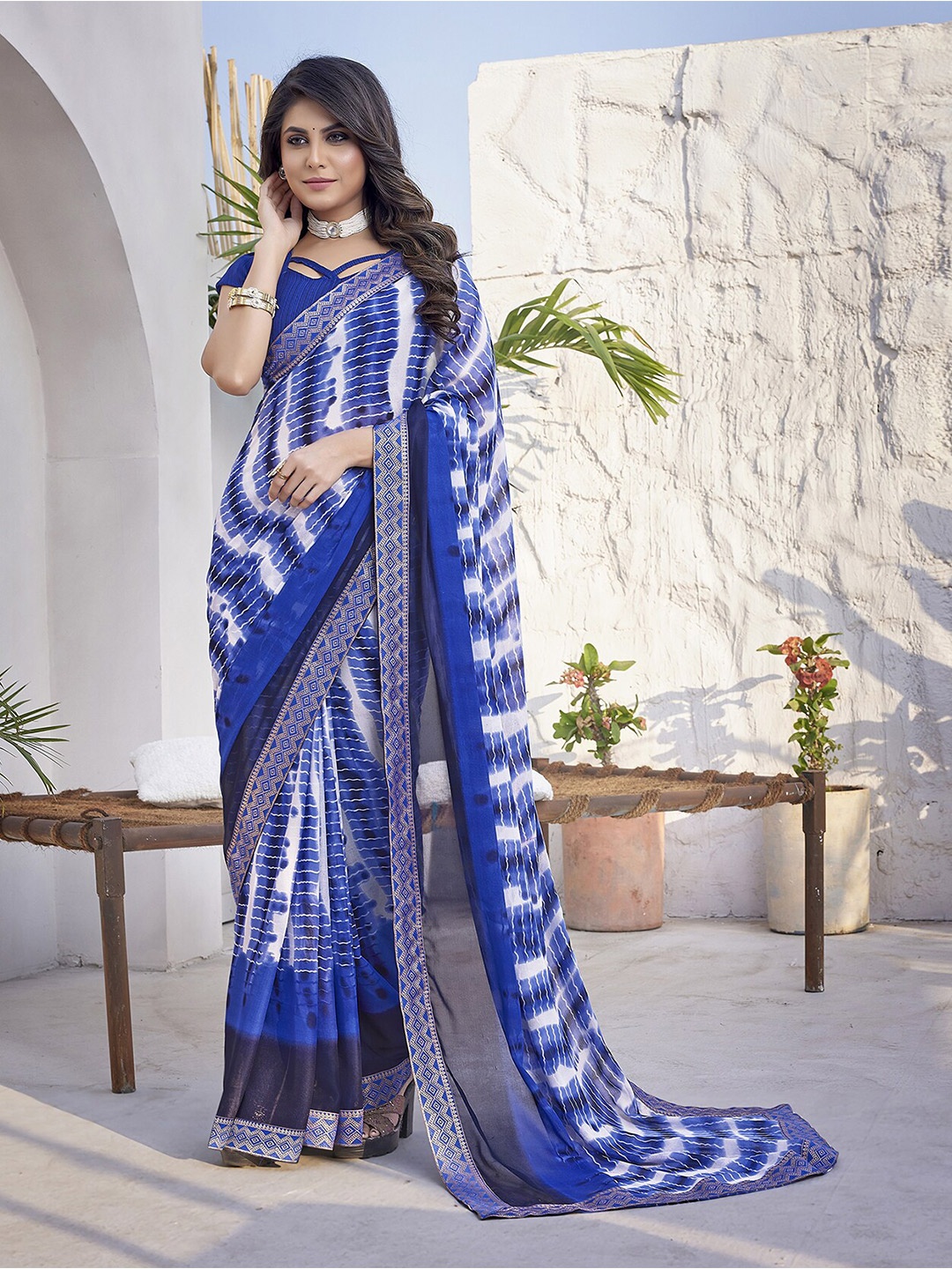 

MAGMINA Tie and Dye Printed Pure Georgette Saree, Blue