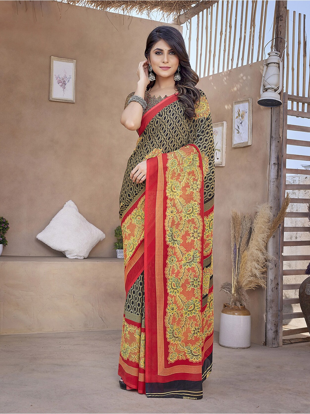 

MAGMINA Floral Printed Pure Georgette Banarasi Saree, Black