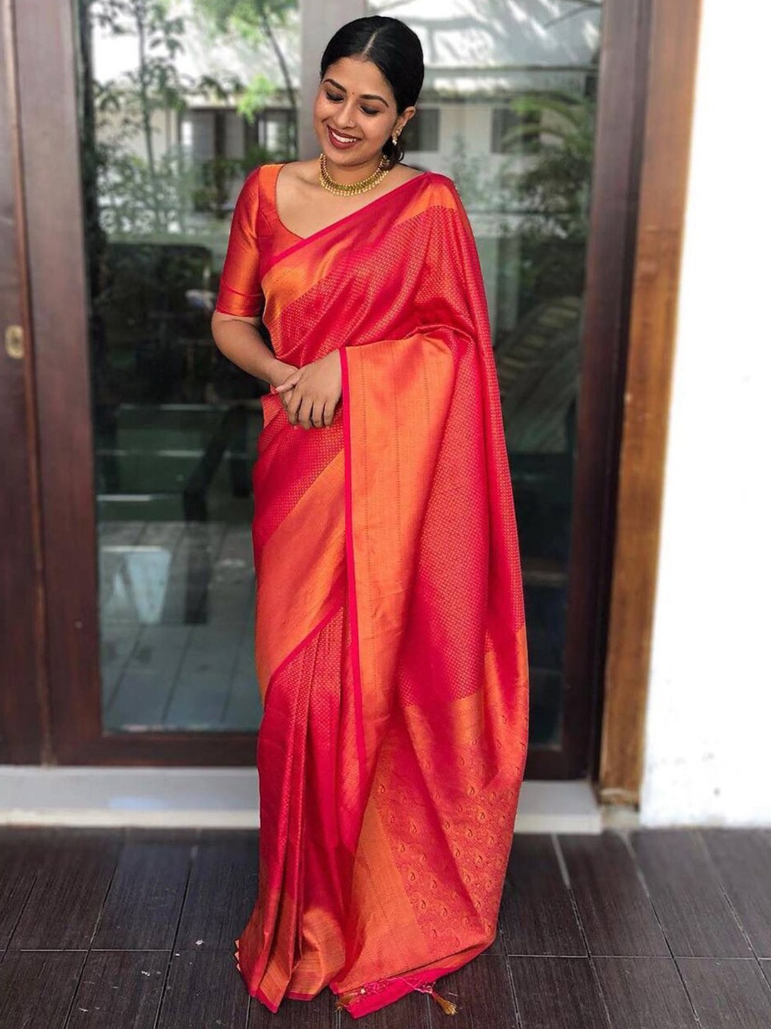 

BerMondsey Woven Design Zari Banarasi Saree, Red
