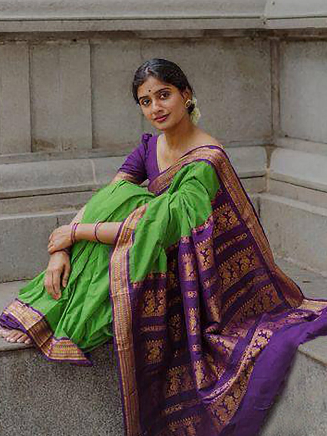 

BerMondsey Woven Design Zari Banarasi Saree, Green