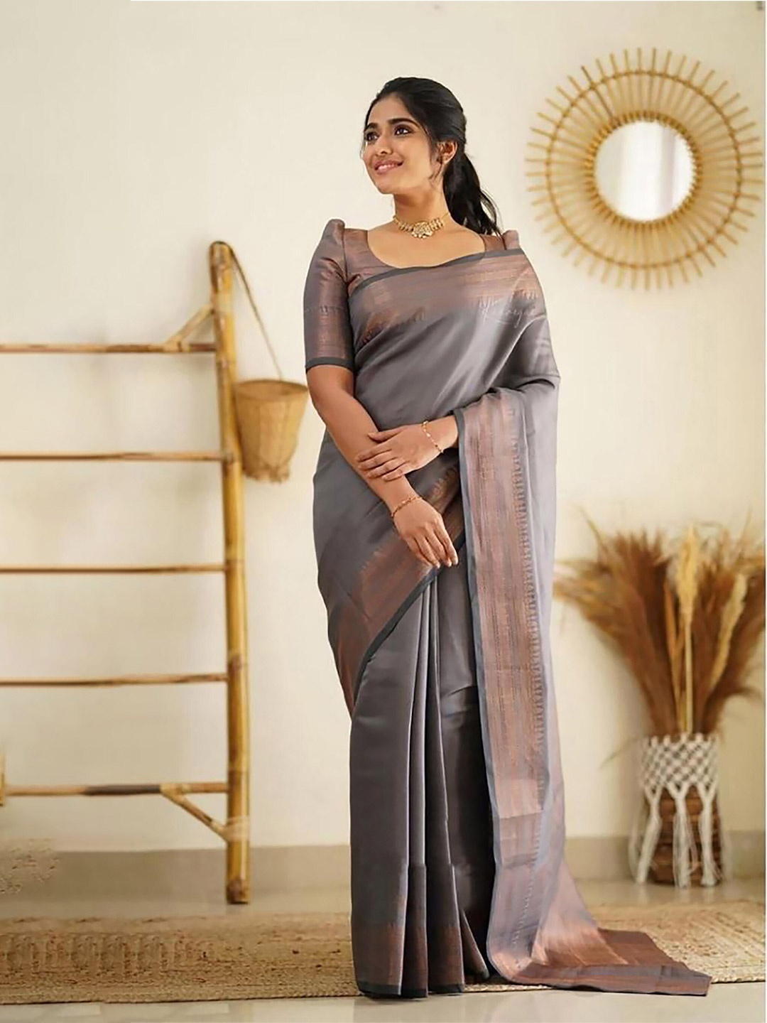 

BerMondsey Woven Design Zari Banarasi Saree, Grey