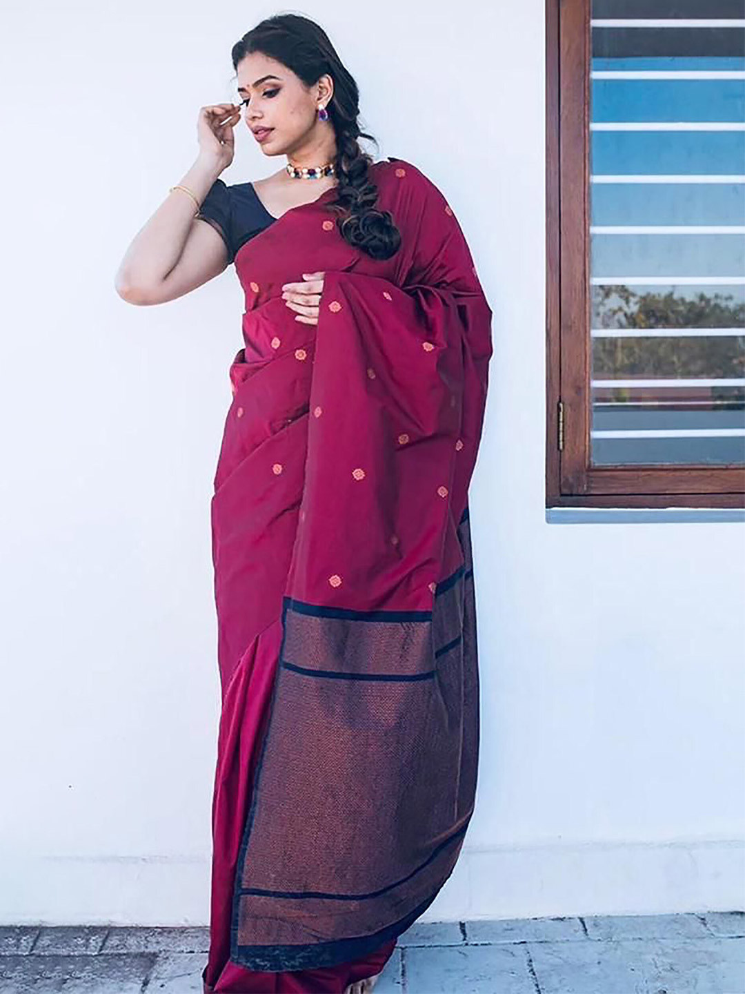 

BerMondsey Ethnic Motifs Woven Design Zari Banarasi Saree, Pink