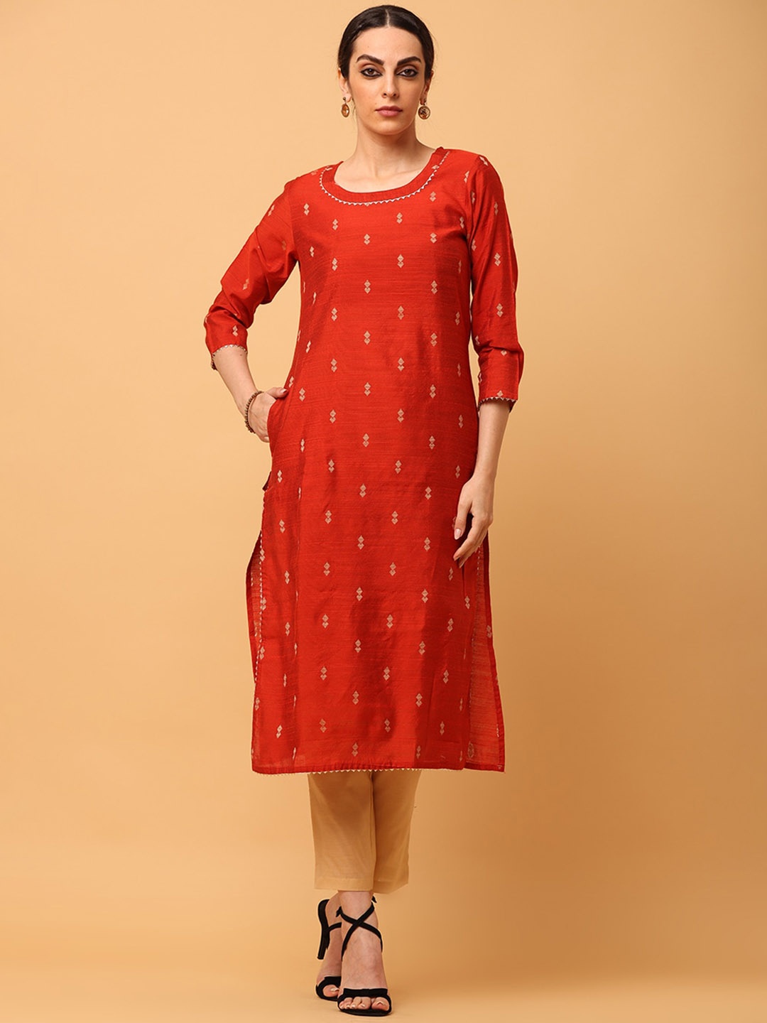

aayusika Geometric Woven Design Regular Gotta Patti Kurta with Trousers, Red