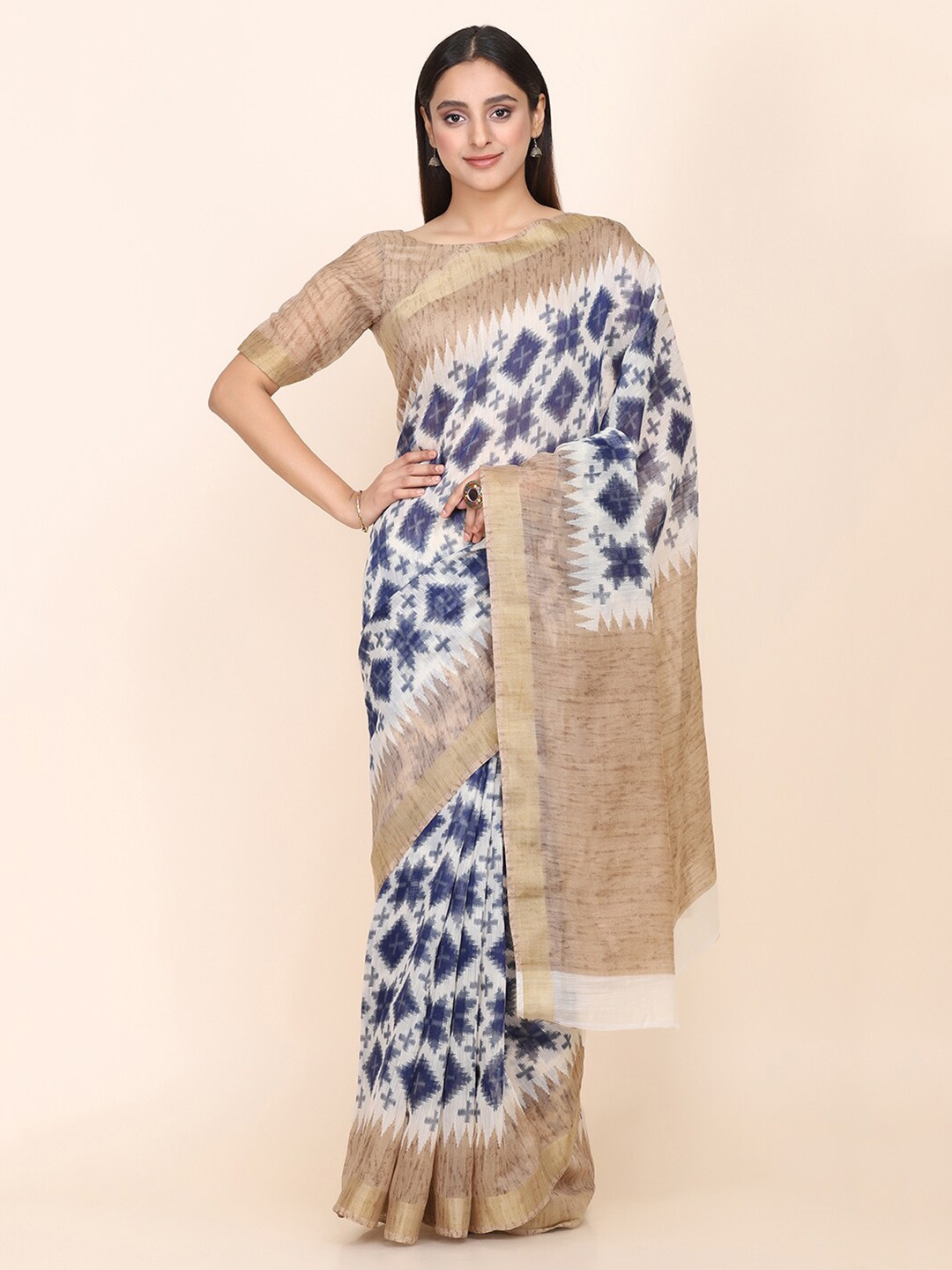 

KALINI Geometric Printed Saree, White