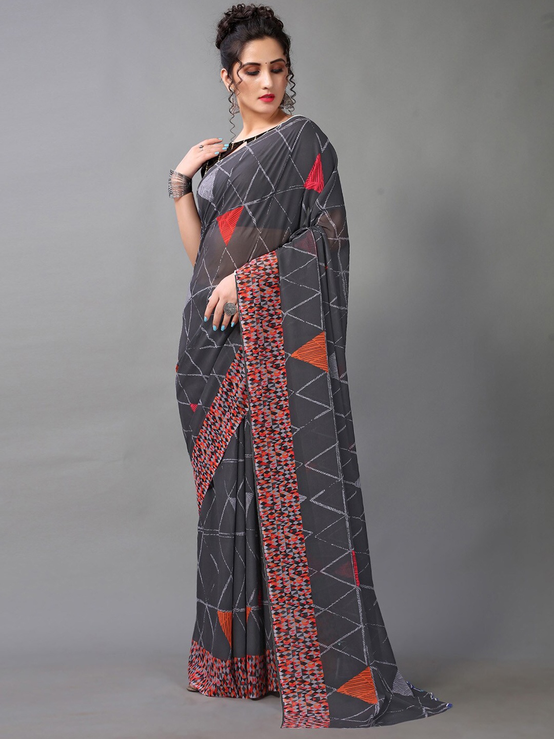 

KALINI Geometric Printed Saree, Grey