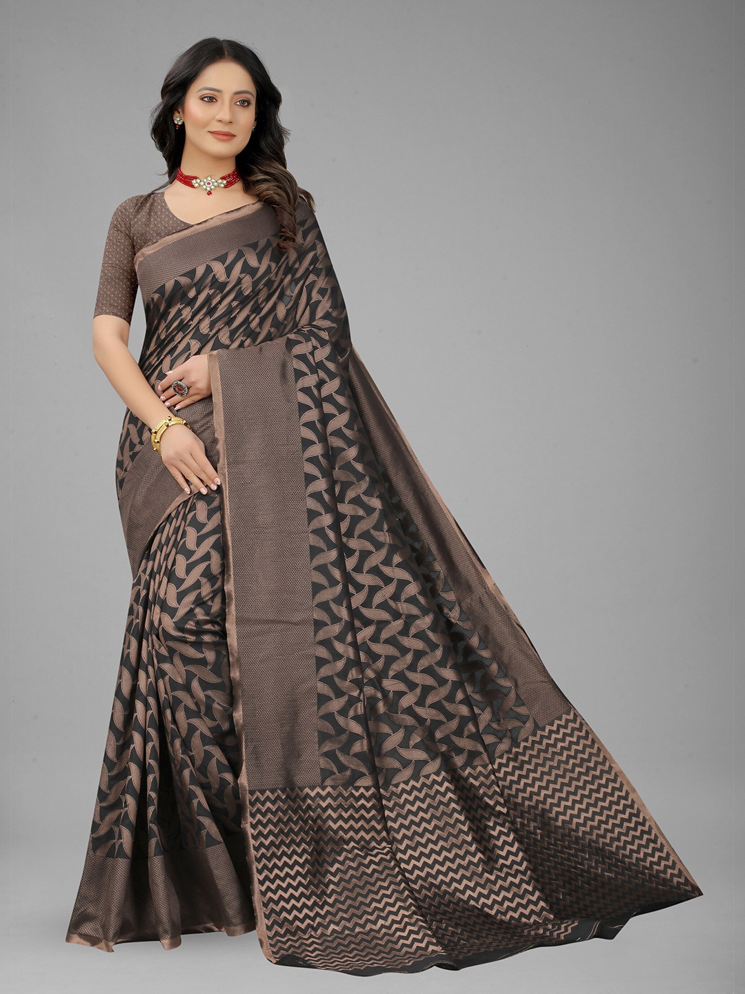 

NENCY FASHION Geometric Woven Design Zari Banarasi Saree, Black