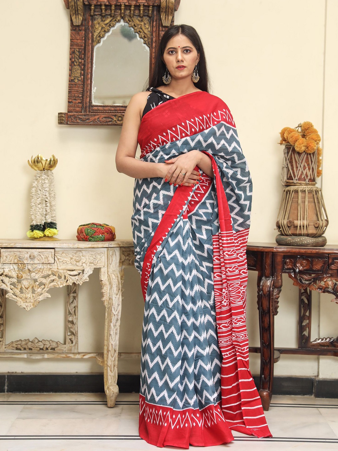 

clothonus Pure Cotton Block Print Saree, Grey