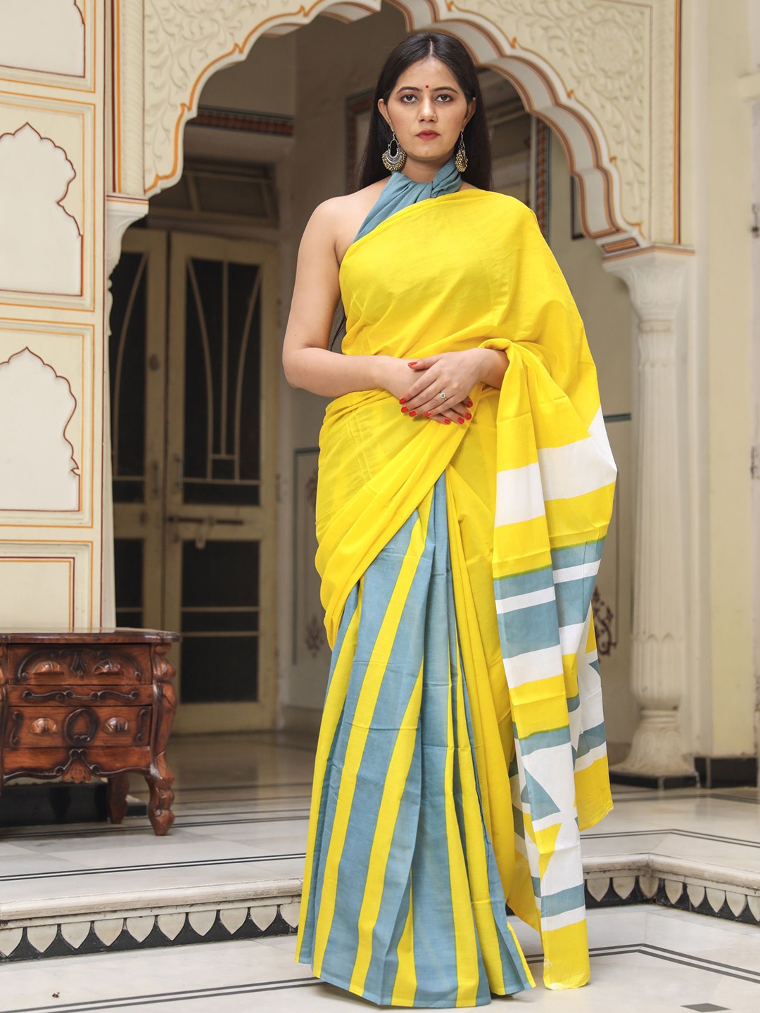 

clothonus Striped Pure Cotton Block Print Saree, Yellow
