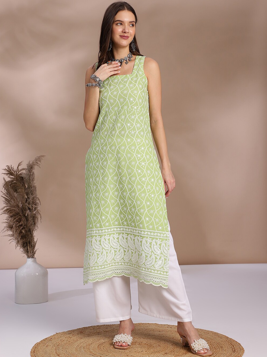 

OMASK Geometric Printed Square Neck Sleeveless Cotton Straight Kurta, Green