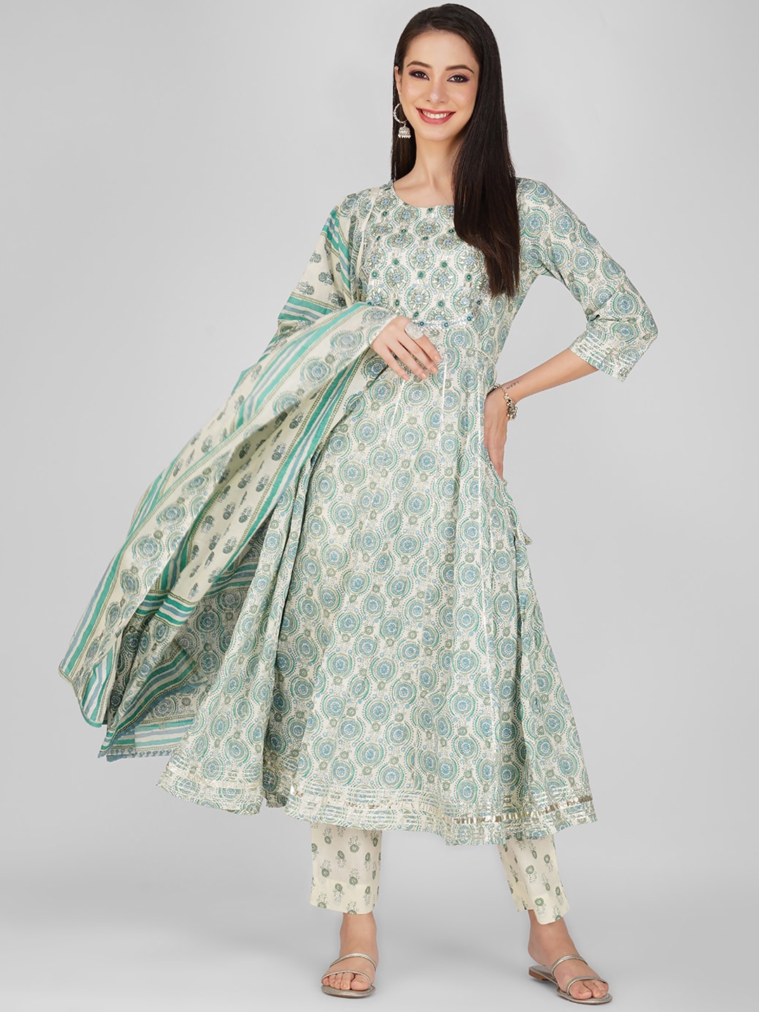 

OMASK Ethnic Motifs Round Neck Regular Mirror Work Pure Cotton Kurta Set, Green