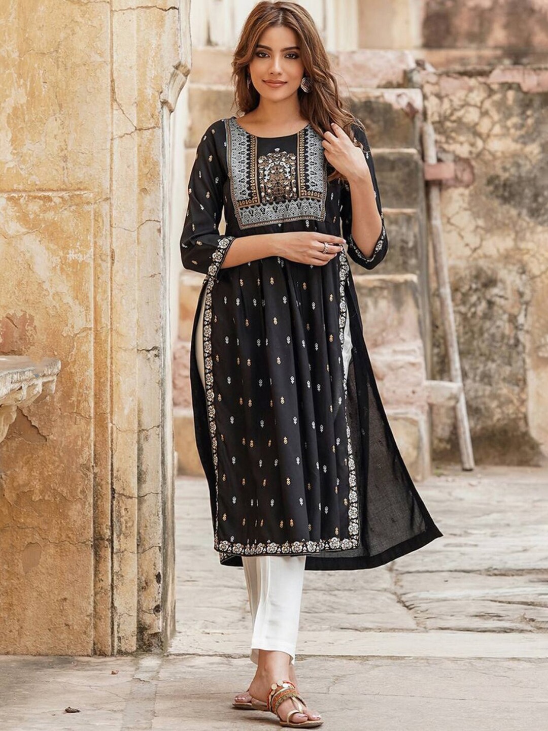 

OMASK Ethnic Motifs Printed Mirror Work Straight Kurta, Black