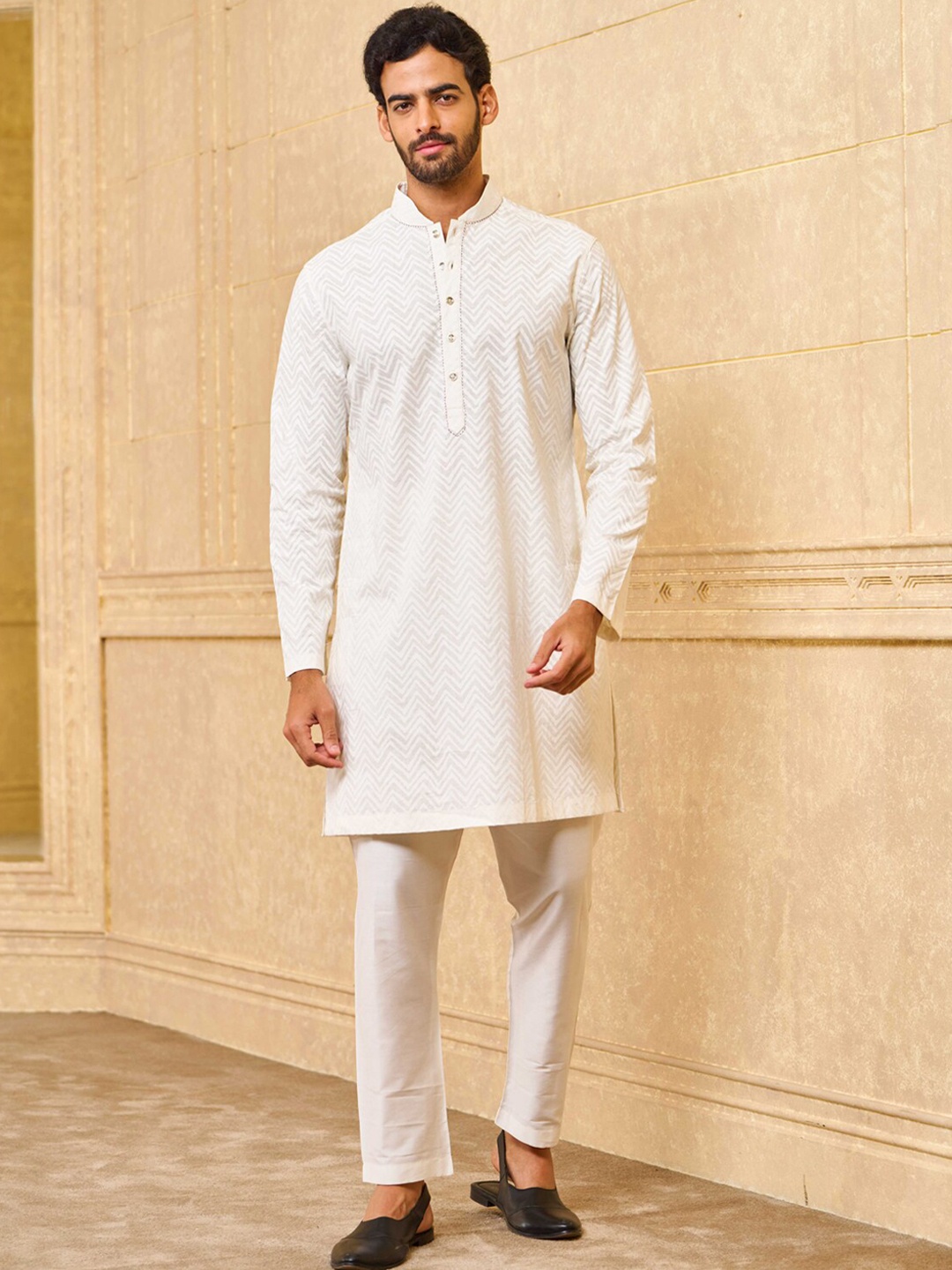 

Tasva Geometric Printed Mandarin Collar Pure Cotton Straight Kurta, White