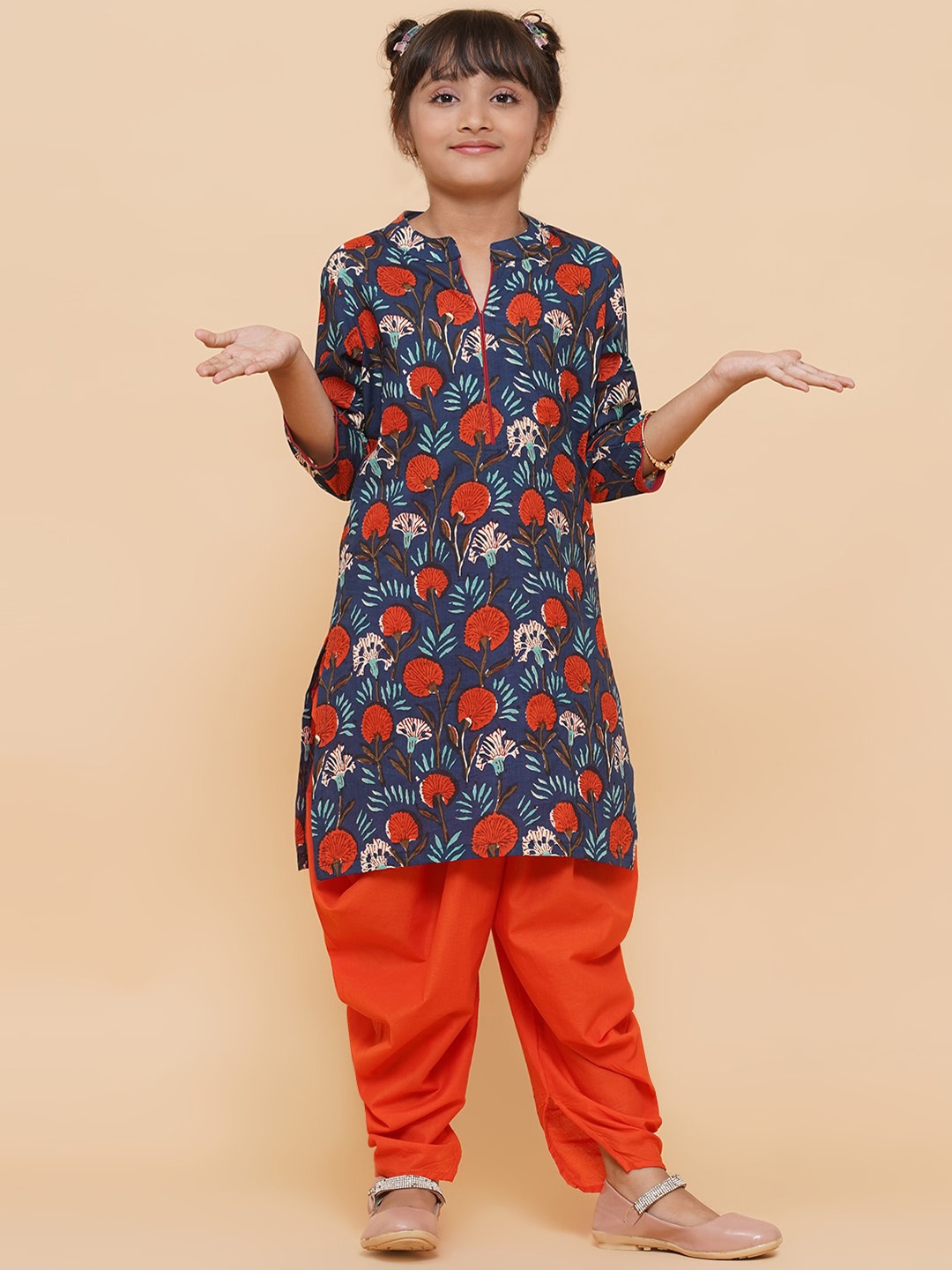 

Aks Kids Girls Floral Printed Mandarin Collar Pure Cotton Kurta & Dhoti Pant, Blue