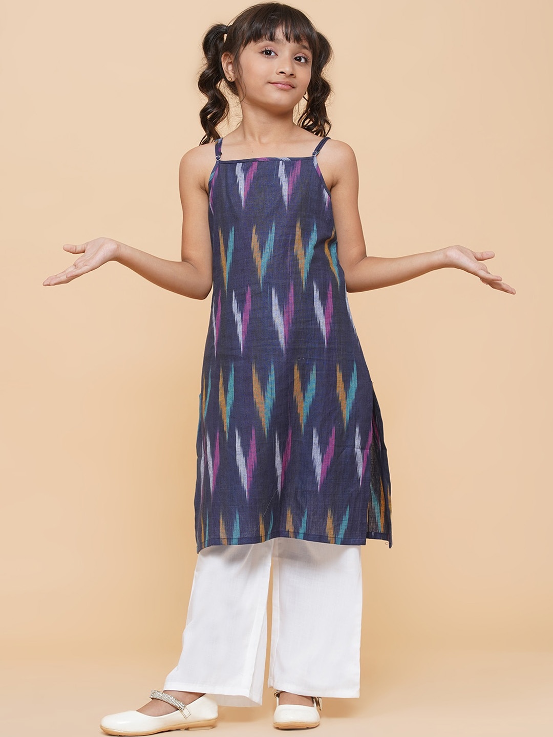 

Aks Kids Girls Printed Shoulder Straps Pure Cotton Kurta With Palazzos, Blue