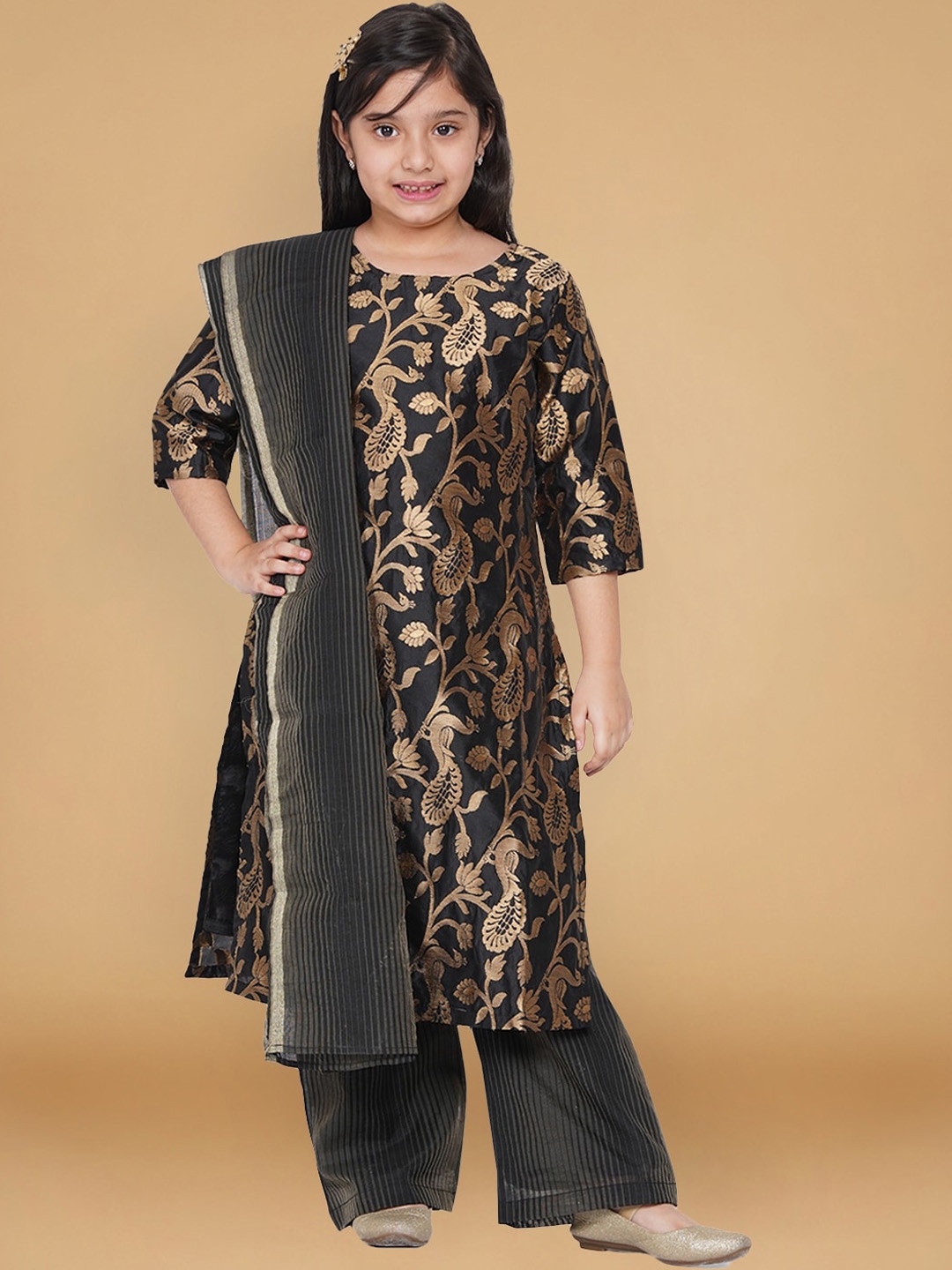 

Aks Kids Girls Brocade Round Neck Regular Sleeves Kurta With Palazzos & Dupatta, Black