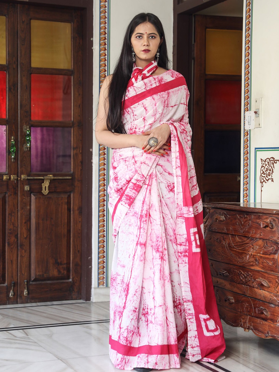 

KIAARON Abstract Pure Cotton Block Print Saree, White