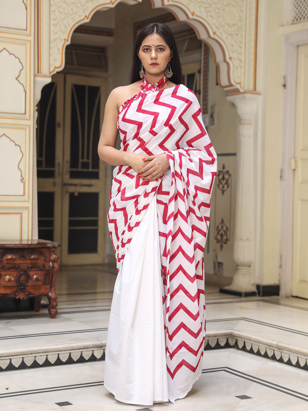 

KIAARON Pure Cotton Block Print Saree, Red