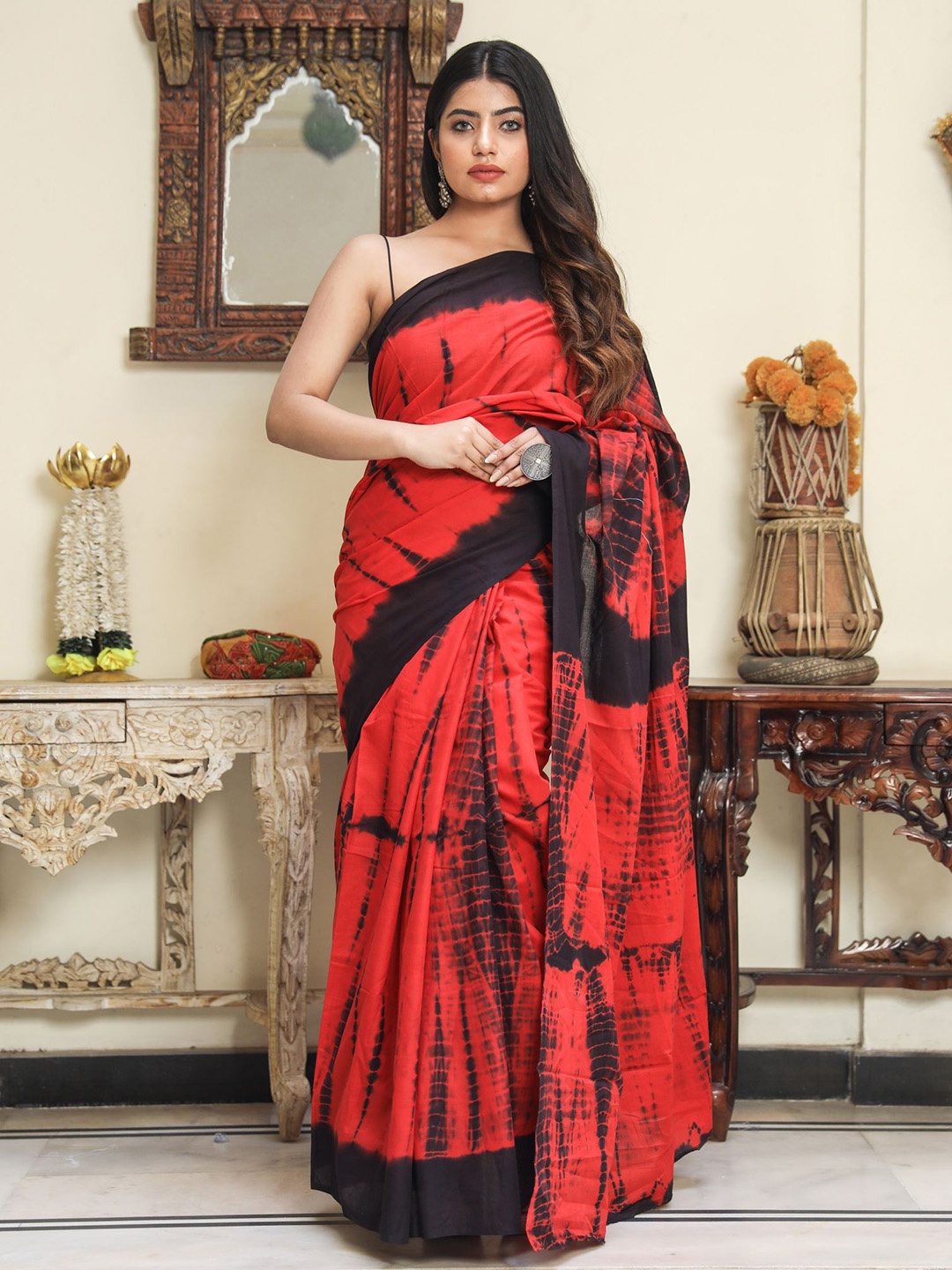 

KIAARON Tie and Dye Pure Cotton Block Print Saree, Red
