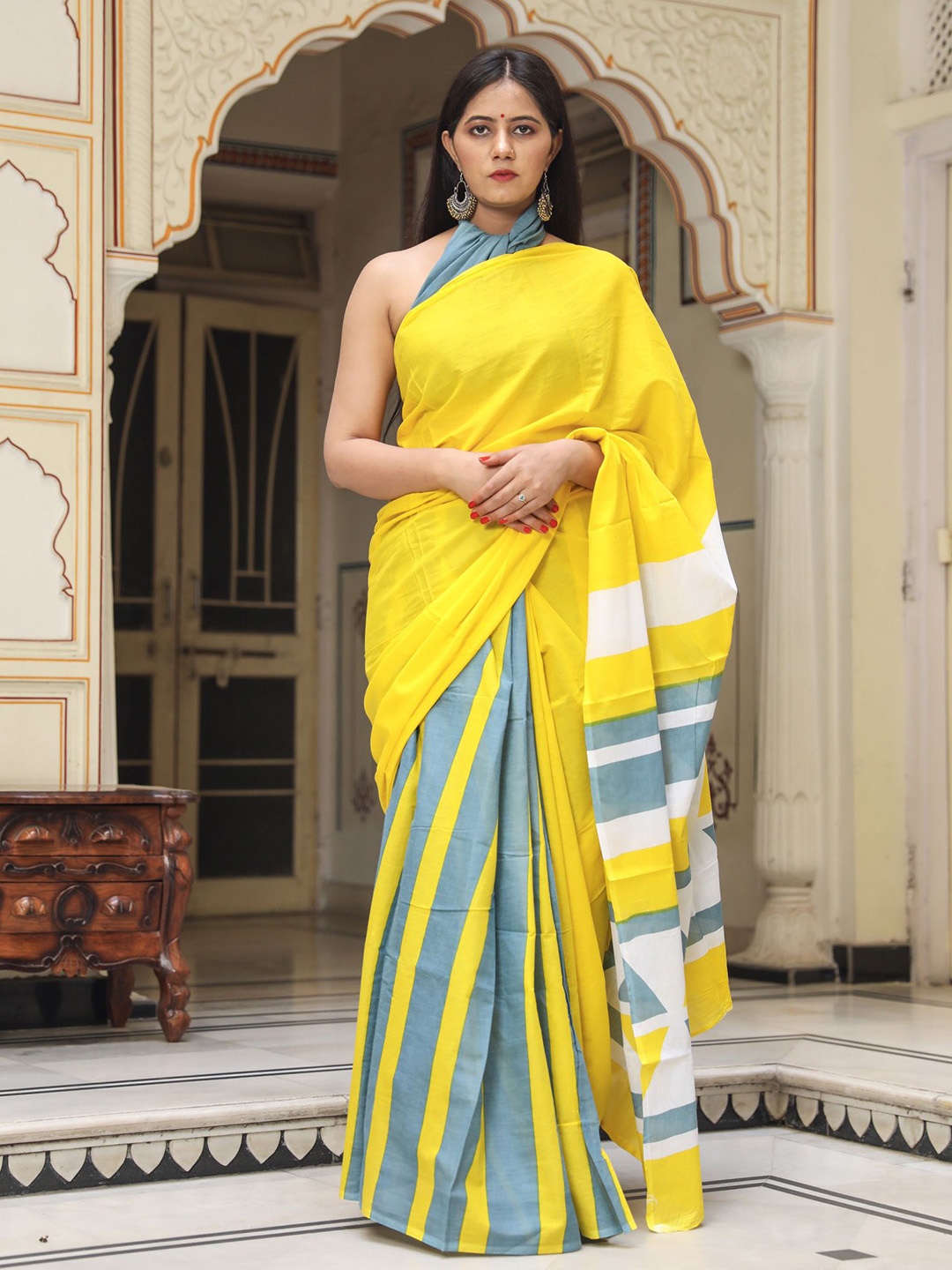 

KIAARON Striped Pure Cotton Block Print Saree, Yellow