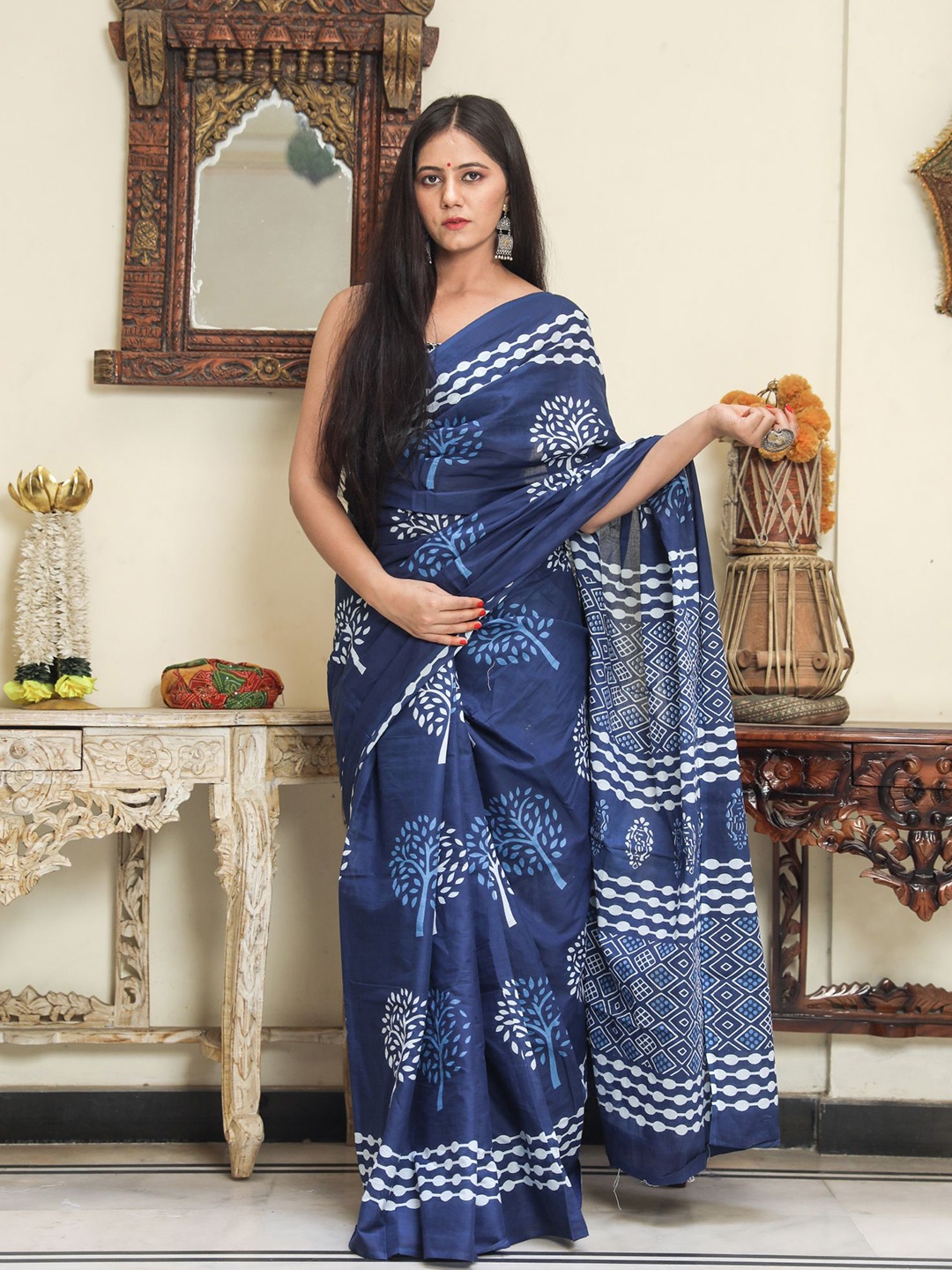 

KIAARON Floral Pure Cotton Block Print Saree, Blue