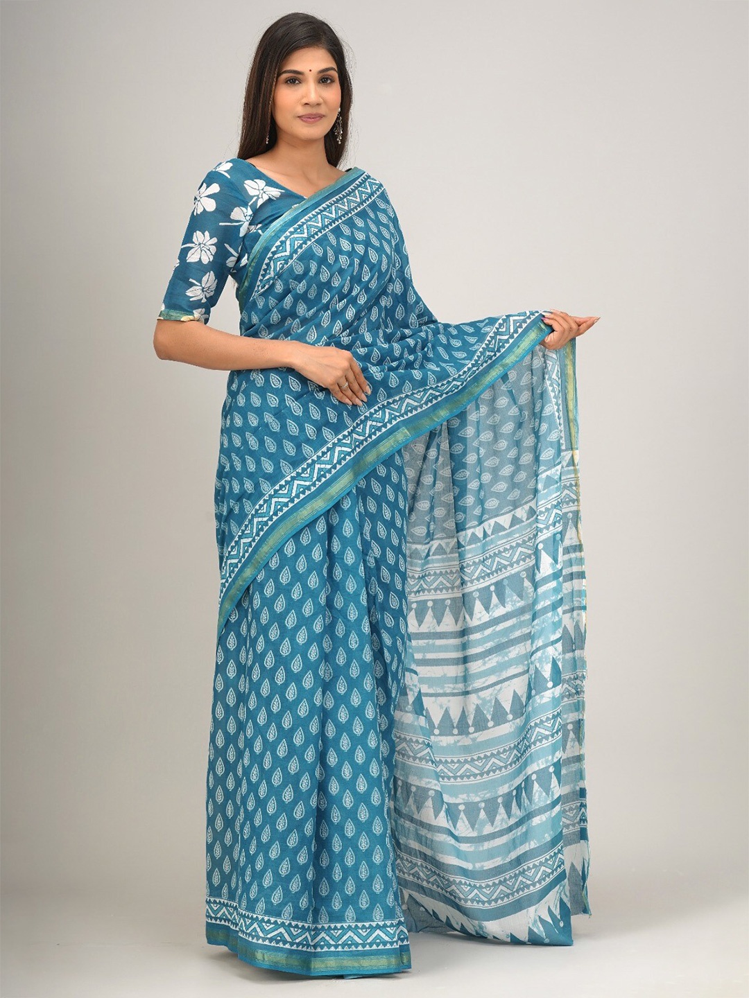 

GK FASHION Zari Pure Cotton Ethnic Block Print Saree, Blue