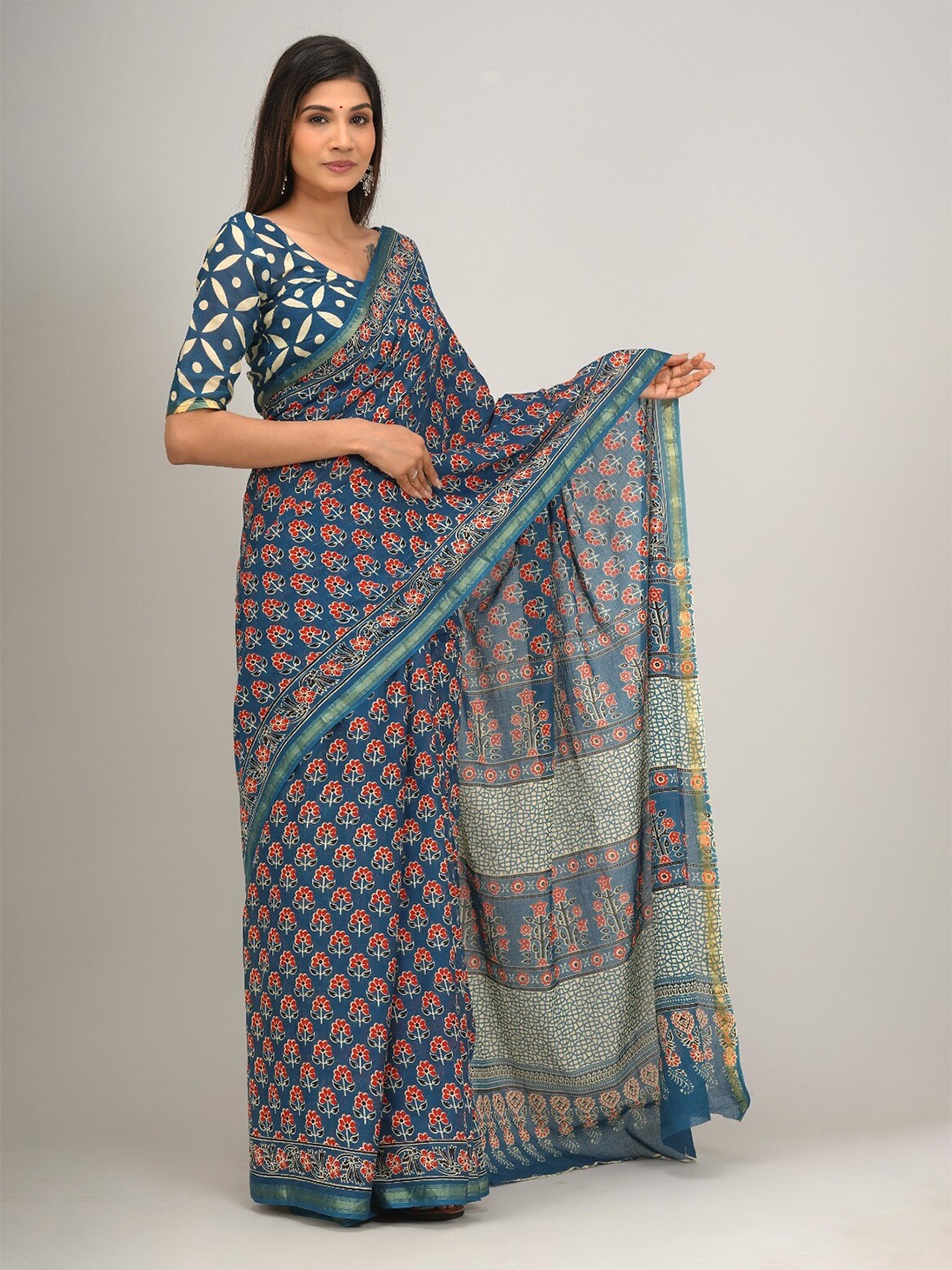 

GK FASHION Floral Zari Pure Cotton Block Print Saree, Blue