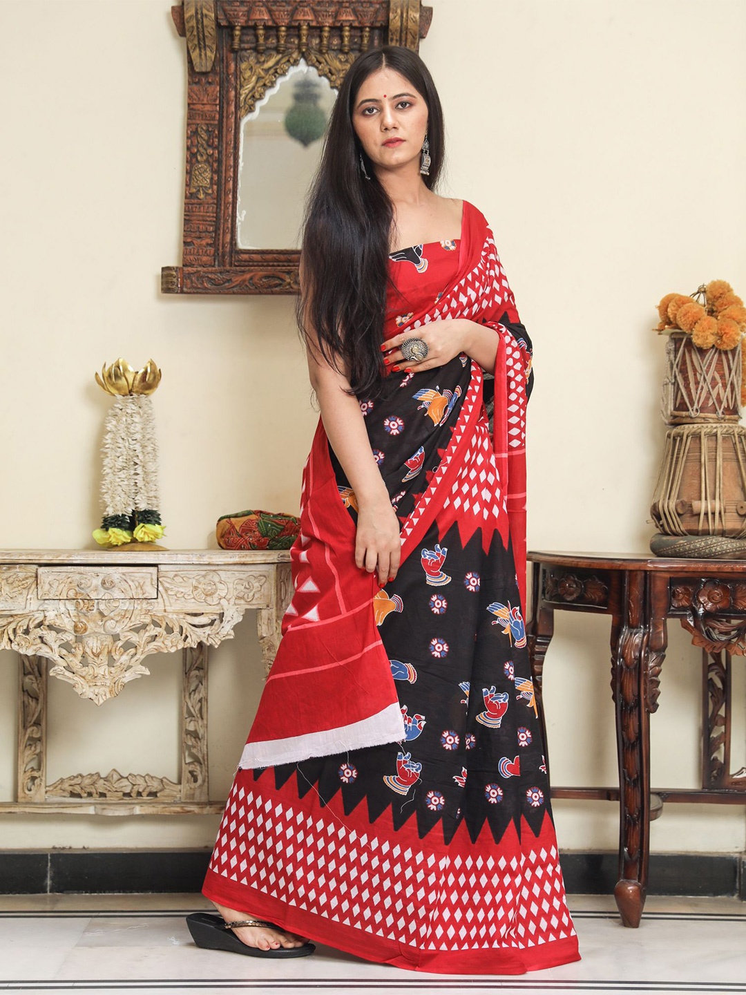 

TROPWEAR Ethnic Motif Printed Pure Cotton Saree, Black