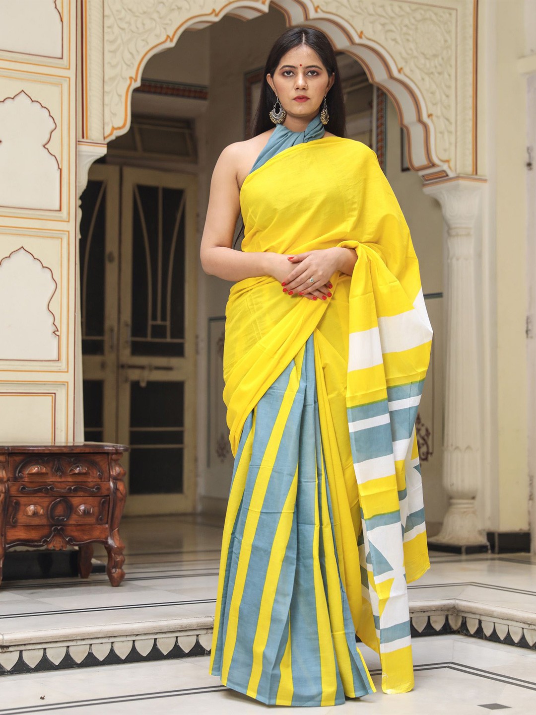 

TROPWEAR Geometric Printed Pure Cotton Saree, Yellow
