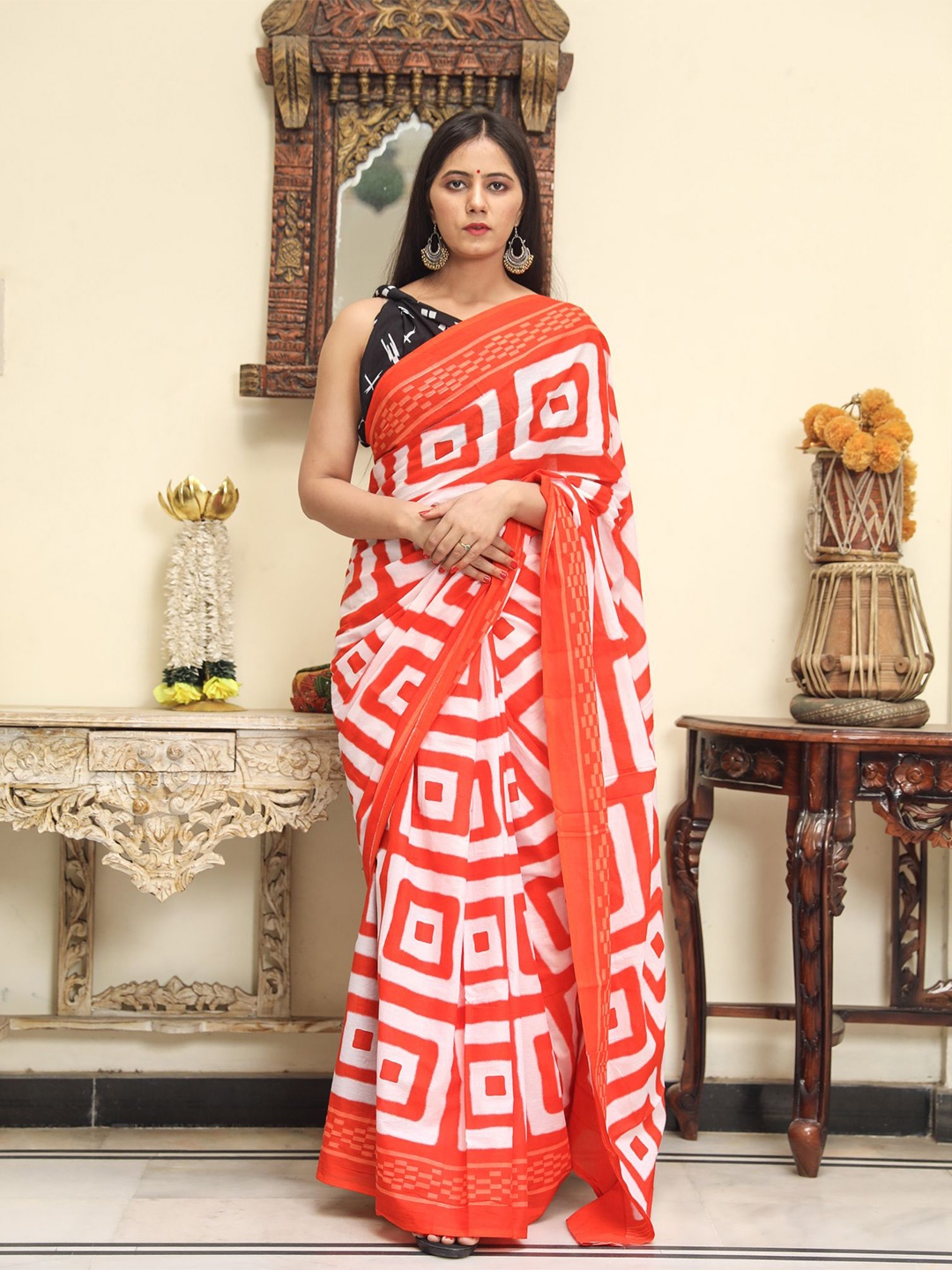 

TROPWEAR Geometric Printed Pure Cotton Saree, Orange