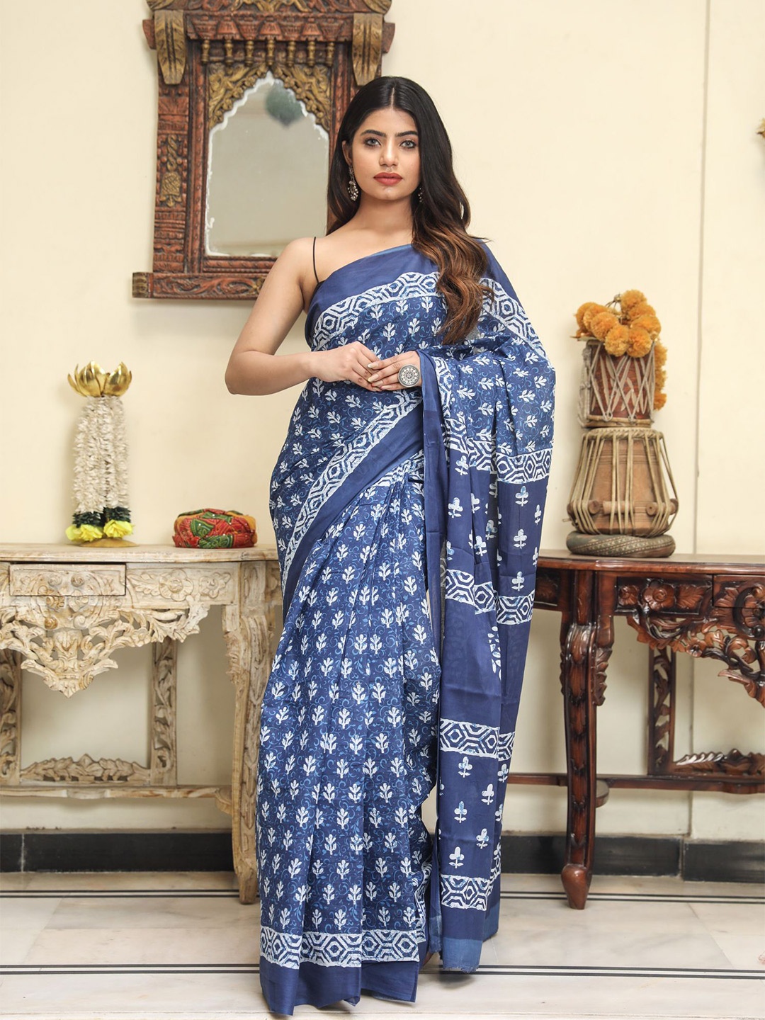 

TROPWEAR Ethnic Motifs Printed Pure Cotton Block Print Saree, Blue