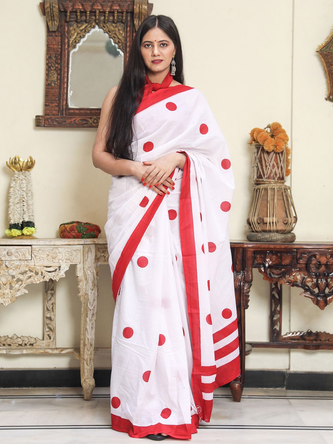 

TROPWEAR Polka Dot Printed Cotton Mulmul Saree, White