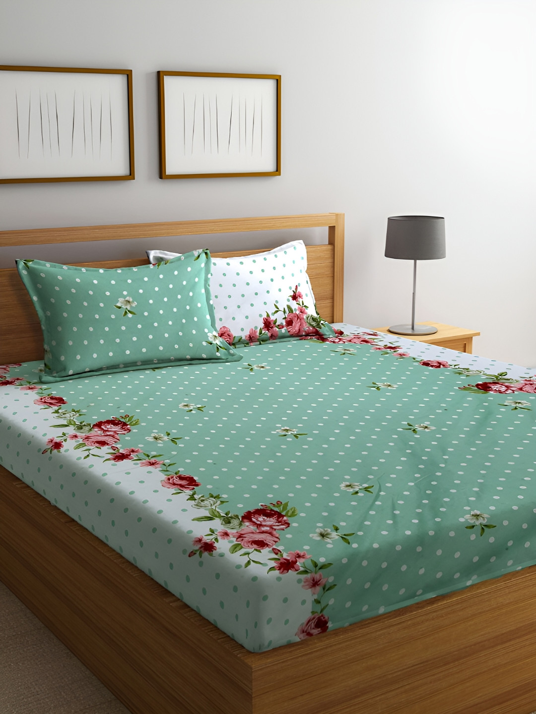 

DECOREZA Green Floral 300 TC King Fitted Bedsheet with 2 Pillow Covers