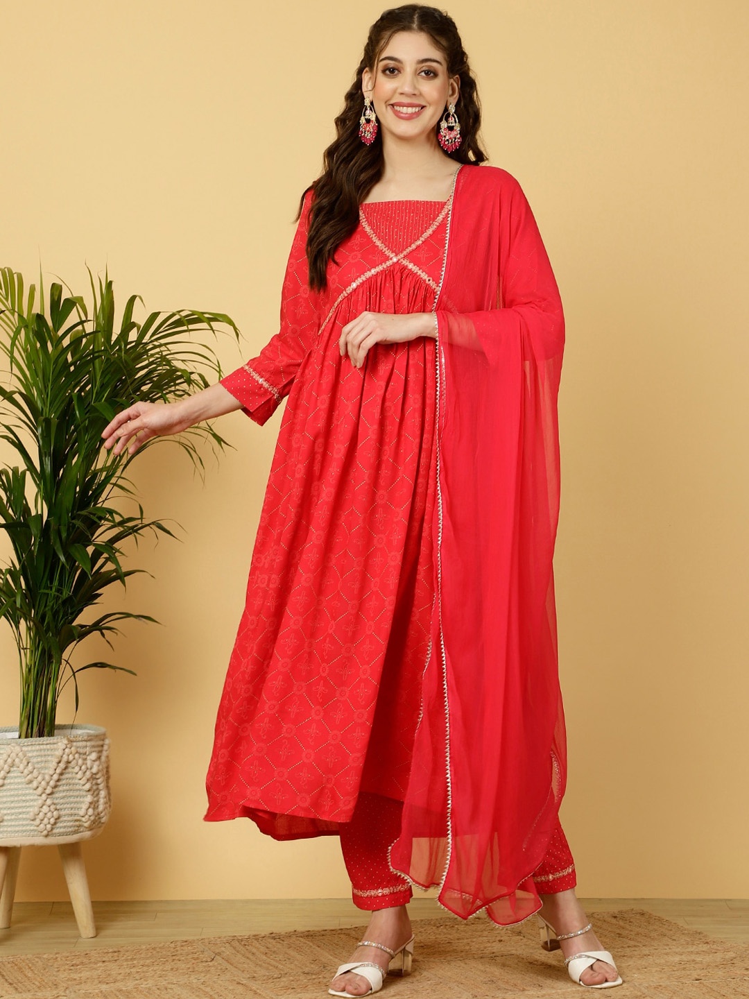

SAABHI Women Floral Printed Empire Thread Work Kurta With Palazzos & Dupatta, Red