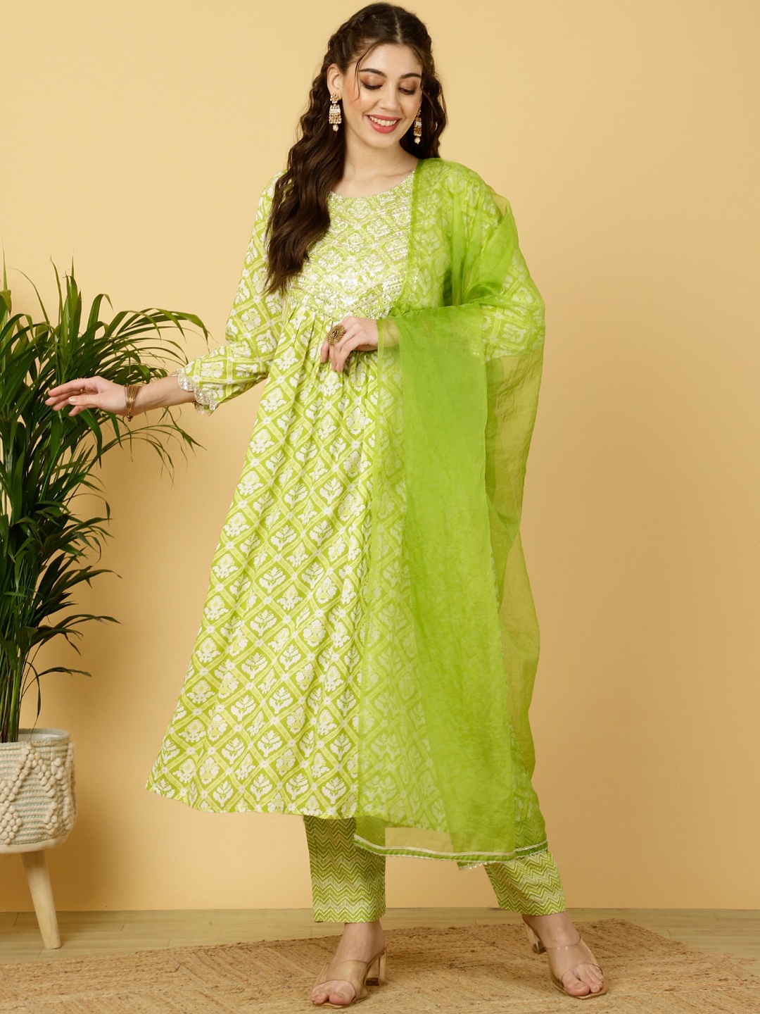 

SAABHI Floral Printed Thread Work Kurta with Trousers & With Dupatta, Lime green