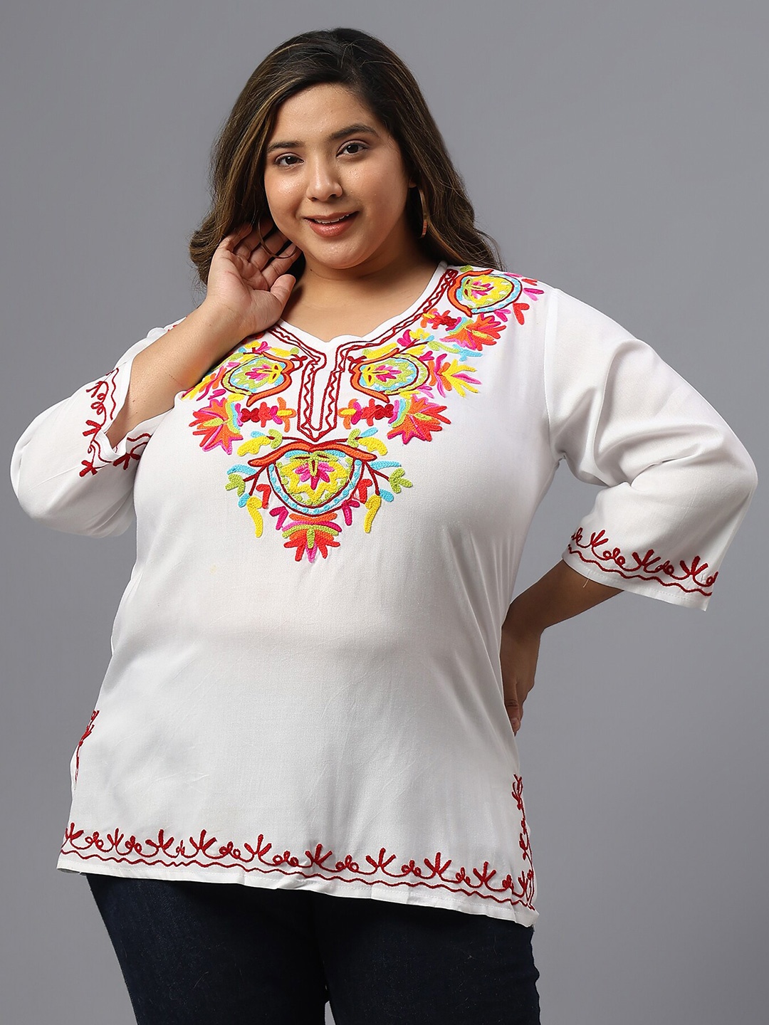 

SAAKAA Plus Size Floral Embroidered V-Neck Top, White