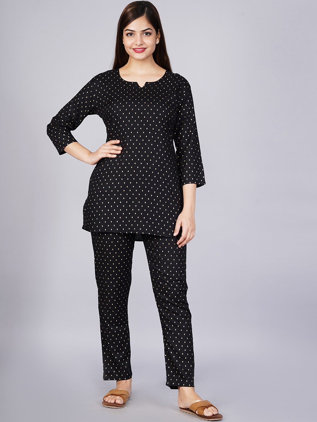 

ANJAYA Geometric Printed Round Neck Kurti With Pyjamas, Black