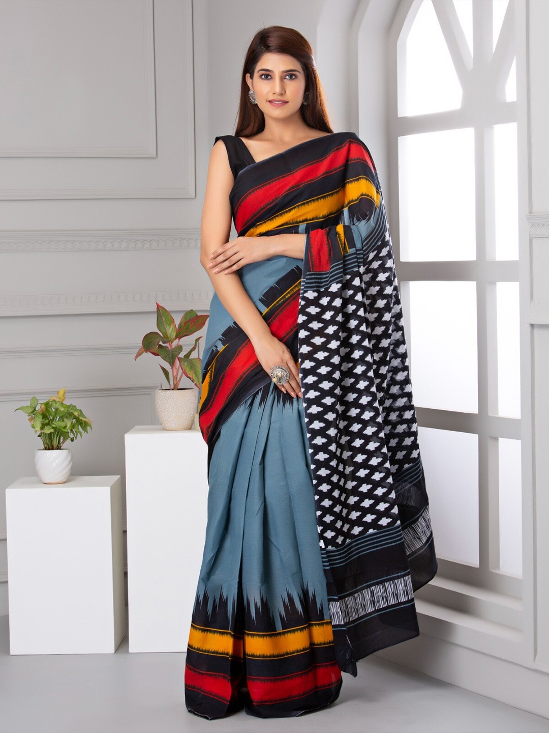 

clothonus Woven Design Printed Pure Cotton Block Print Saree, Grey