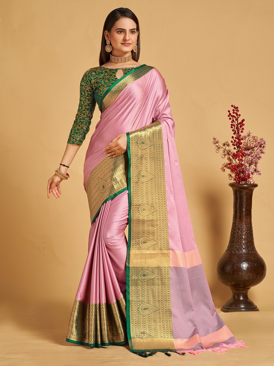 

VEDANT VASTRAM Zari Kanjeevaram Saree, Pink