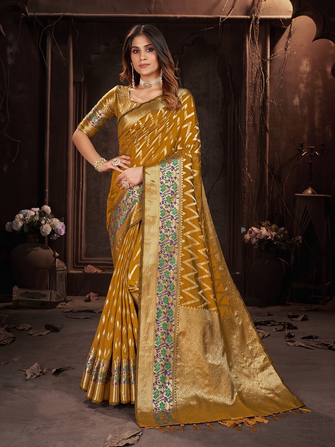 

VEDANT VASTRAM Geometric Woven Design Zari Banarasi Saree, Mustard