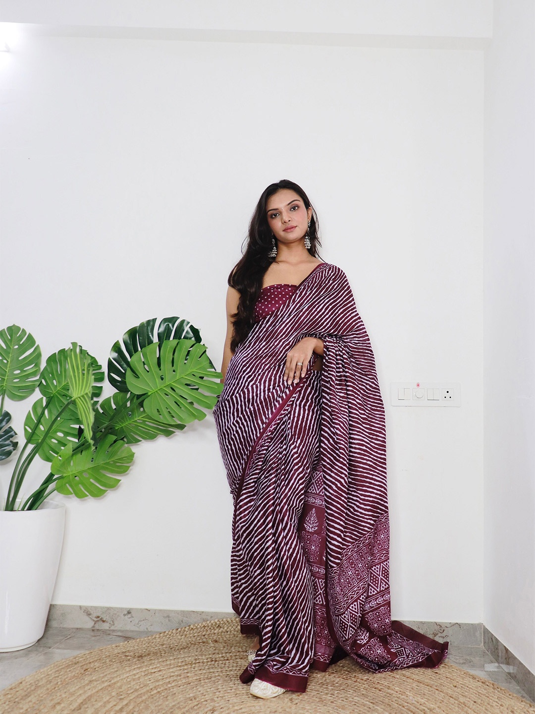 

VEDANT VASTRAM Printed Pure Cotton Leheriya Saree, Purple
